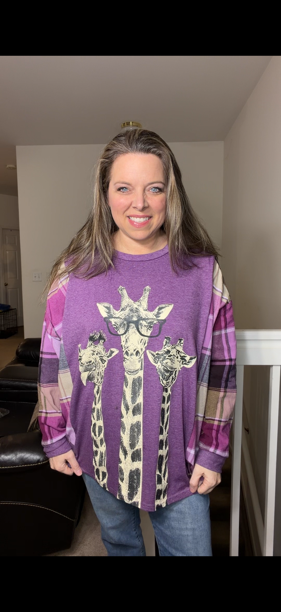 Upcycled Giraffes - women's XL/1X T-shirt with flannel sleeves