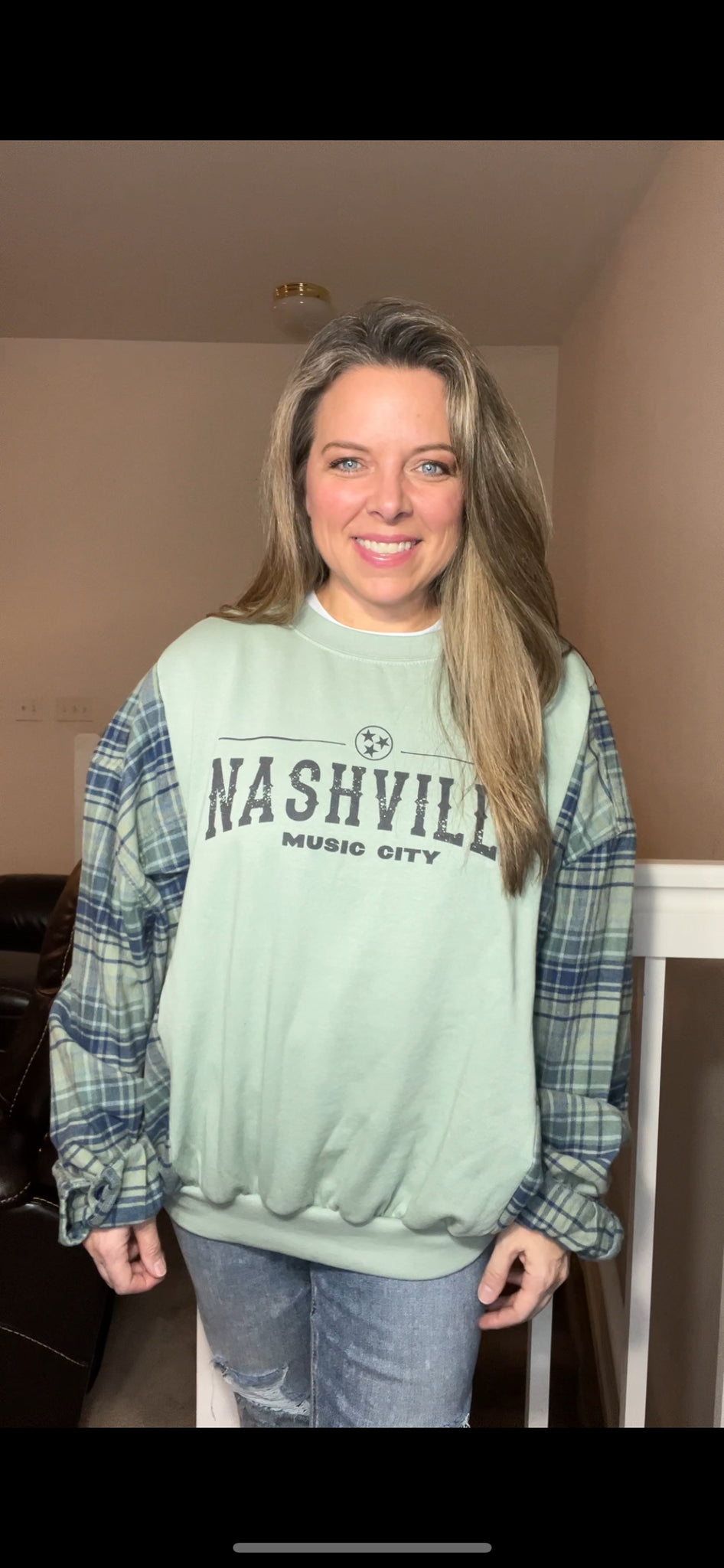 Nashville - woman’s 1X - midweight sweatshirt with flannel sleeves ￼