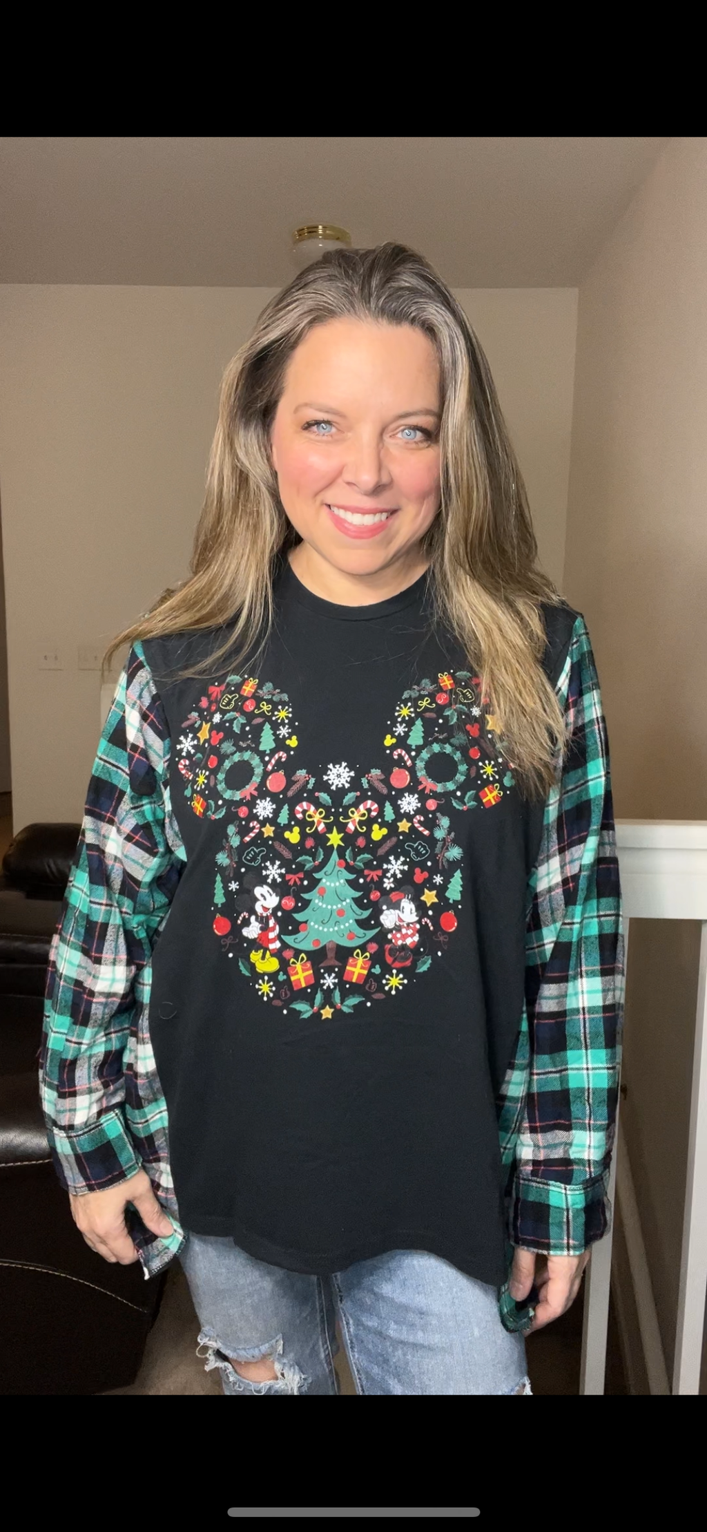 Upcycled Mickey Christmas – women’s XL/1X – T-shirt with flannel sleeves