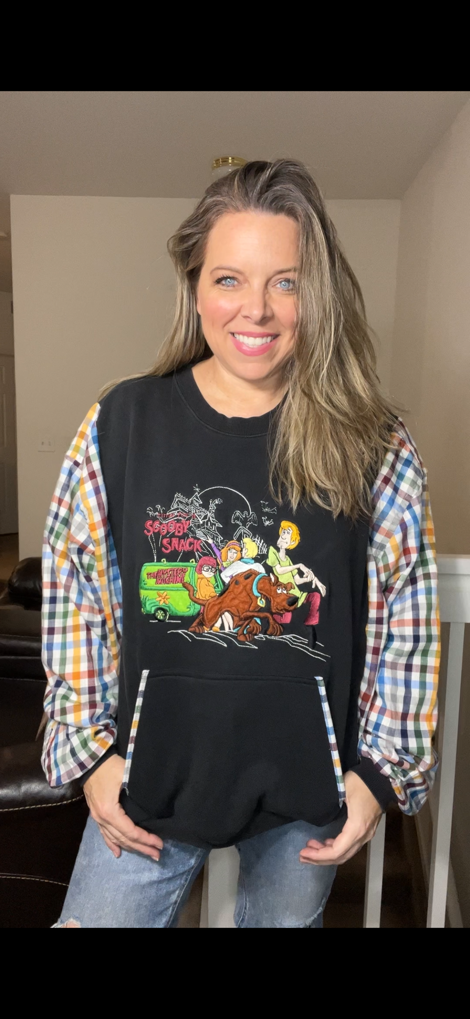 Upcycled Scooby Doo – women’s 1X midweight sweatshirt with cotton sleeves