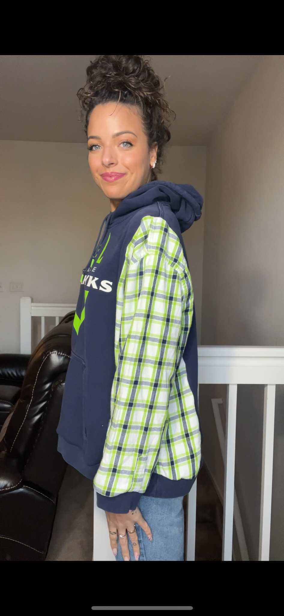 Upcycled Seahawks - Woman’s XL – thick sweatshirt with flannel sleeves￼