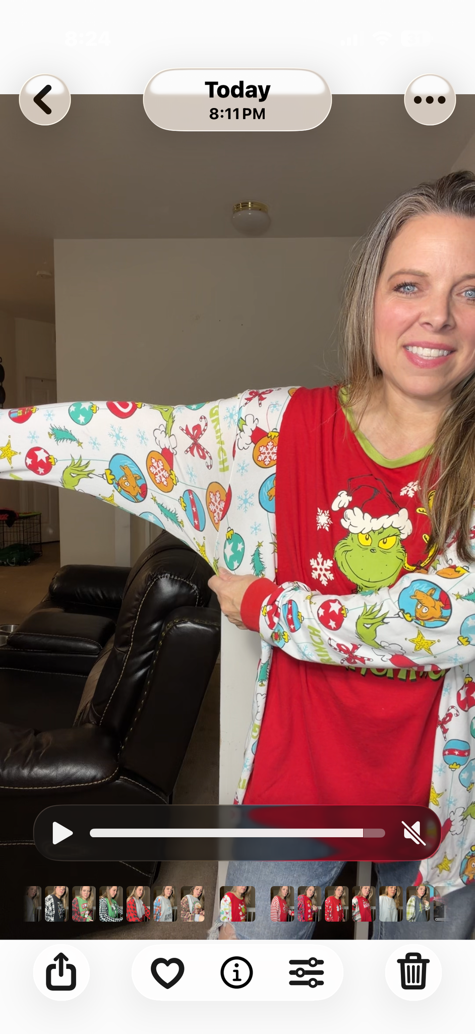 Upcycled grinch red – women's 1X/2X T-shirt with stretchy sleeves