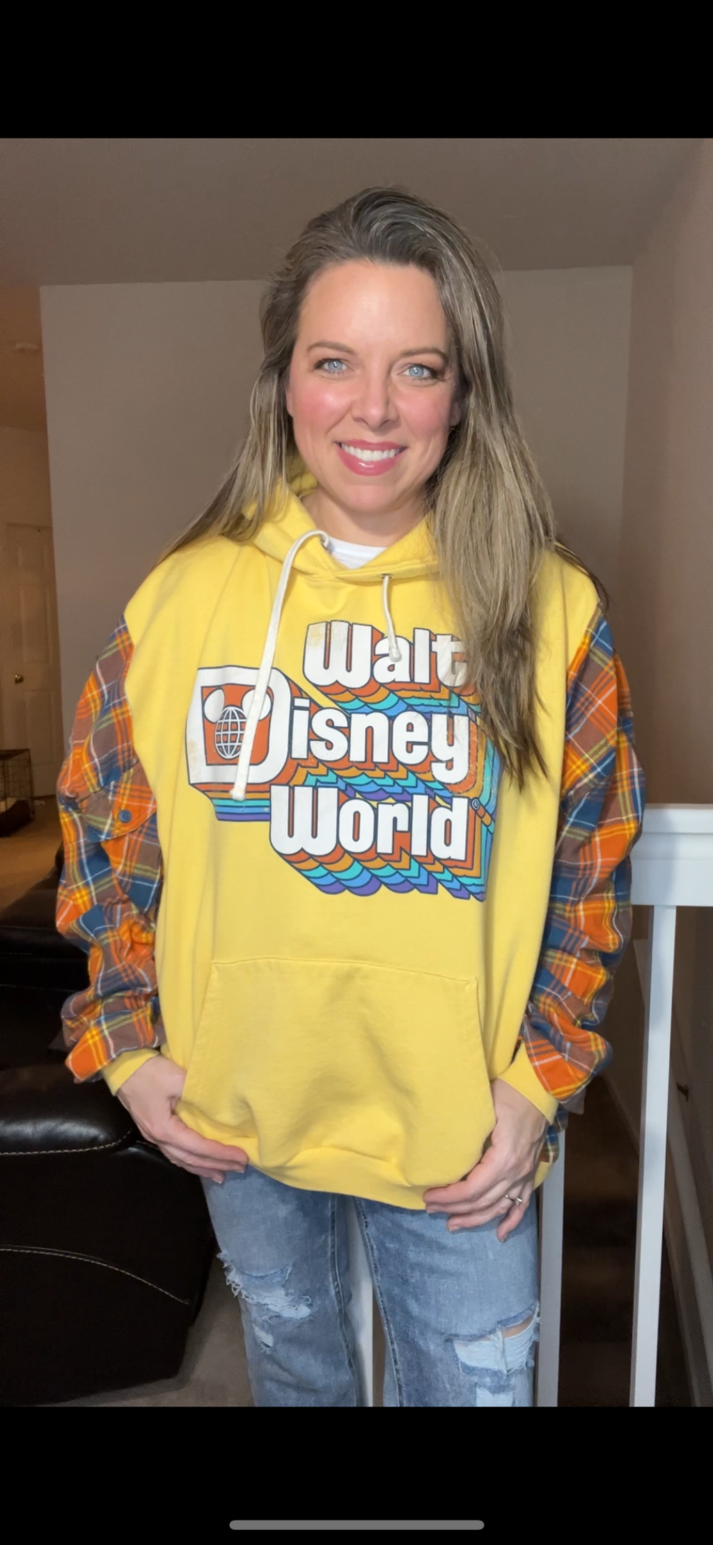 Upcycled Walt Disney – women’s XL – midweight sweatshirt with flannel sleeves￼