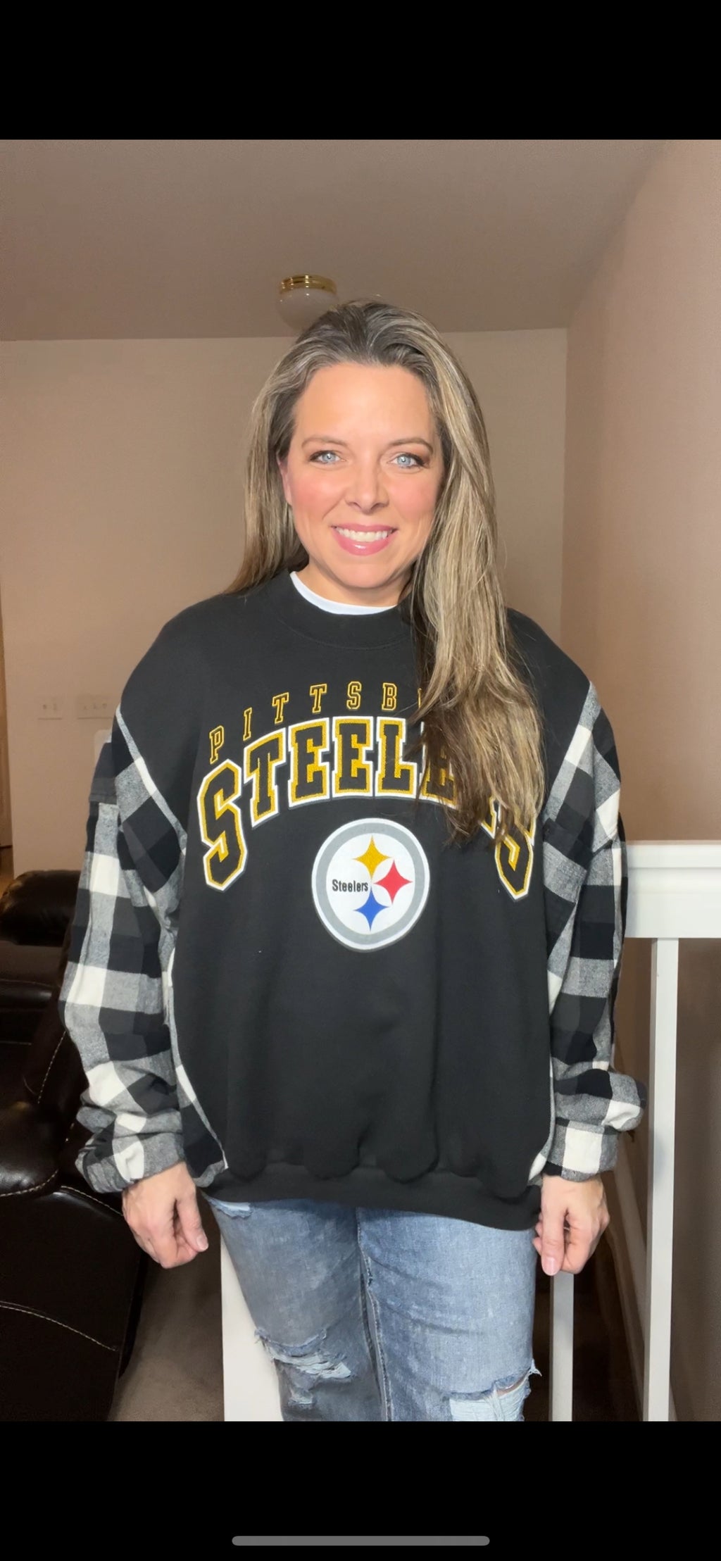 Steelers – women’s L/XL – thick sweatshirt with flannel sleeves – slightly tighter bottom band