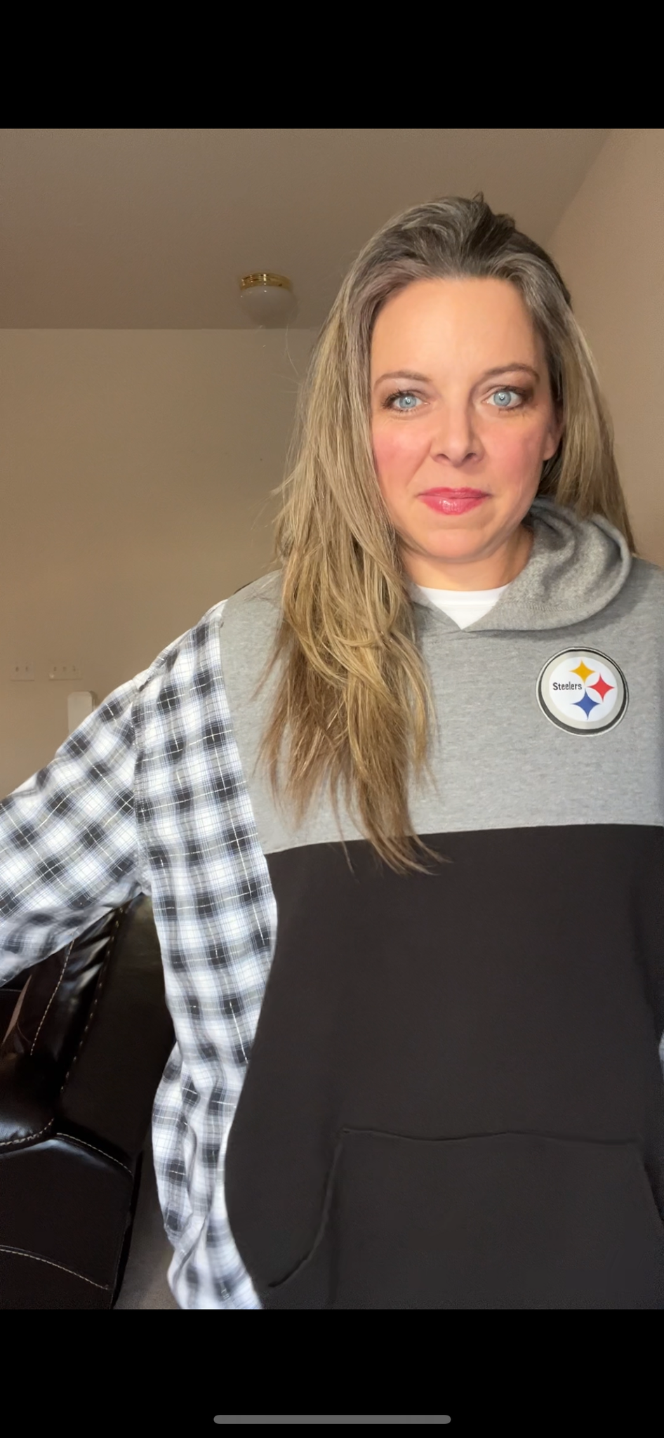 Upcycled Steelers – women’s 1X – midweight sweatshirt with flannel sleeves￼