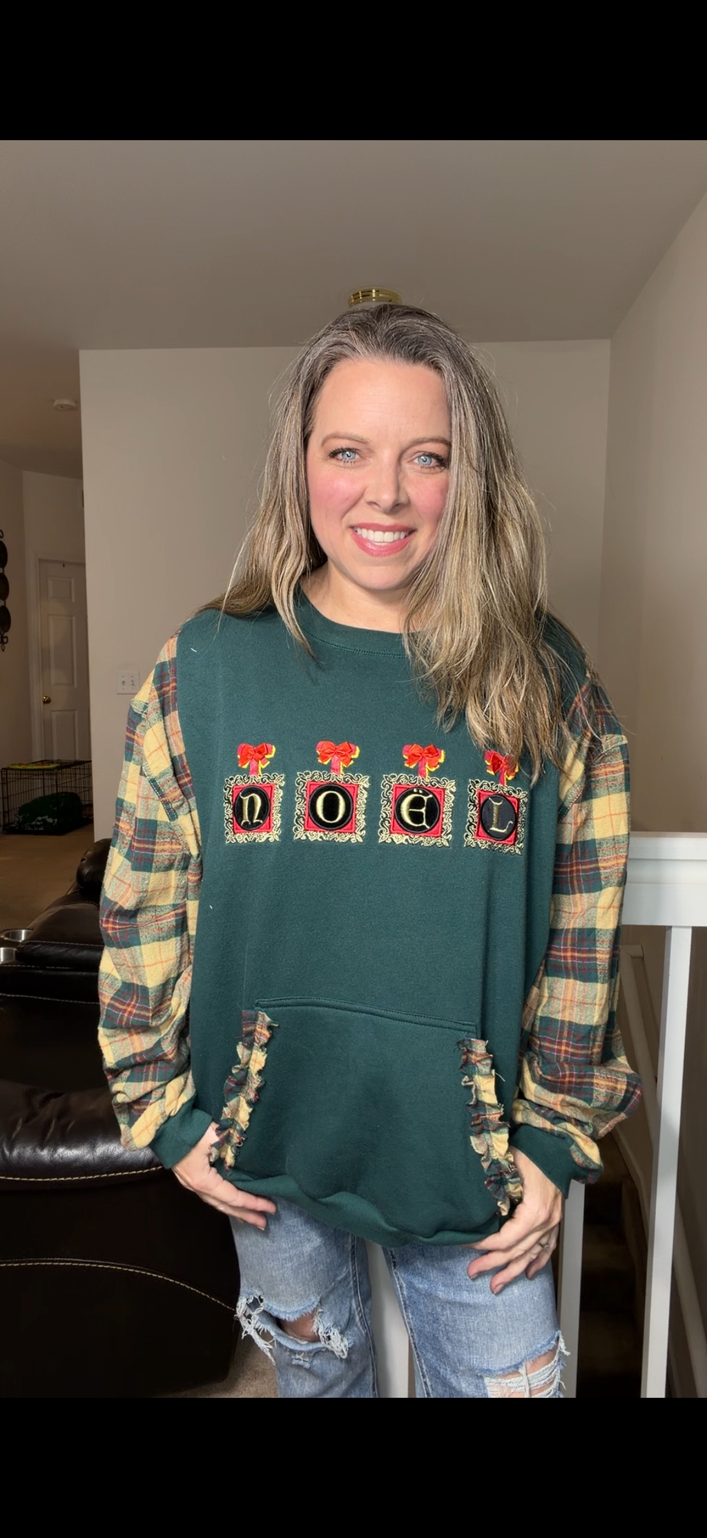 Upcycled Noel – women's 1X/2X midweight sweatshirt with flannel sleeves sleeves, slightly more narrow ￼