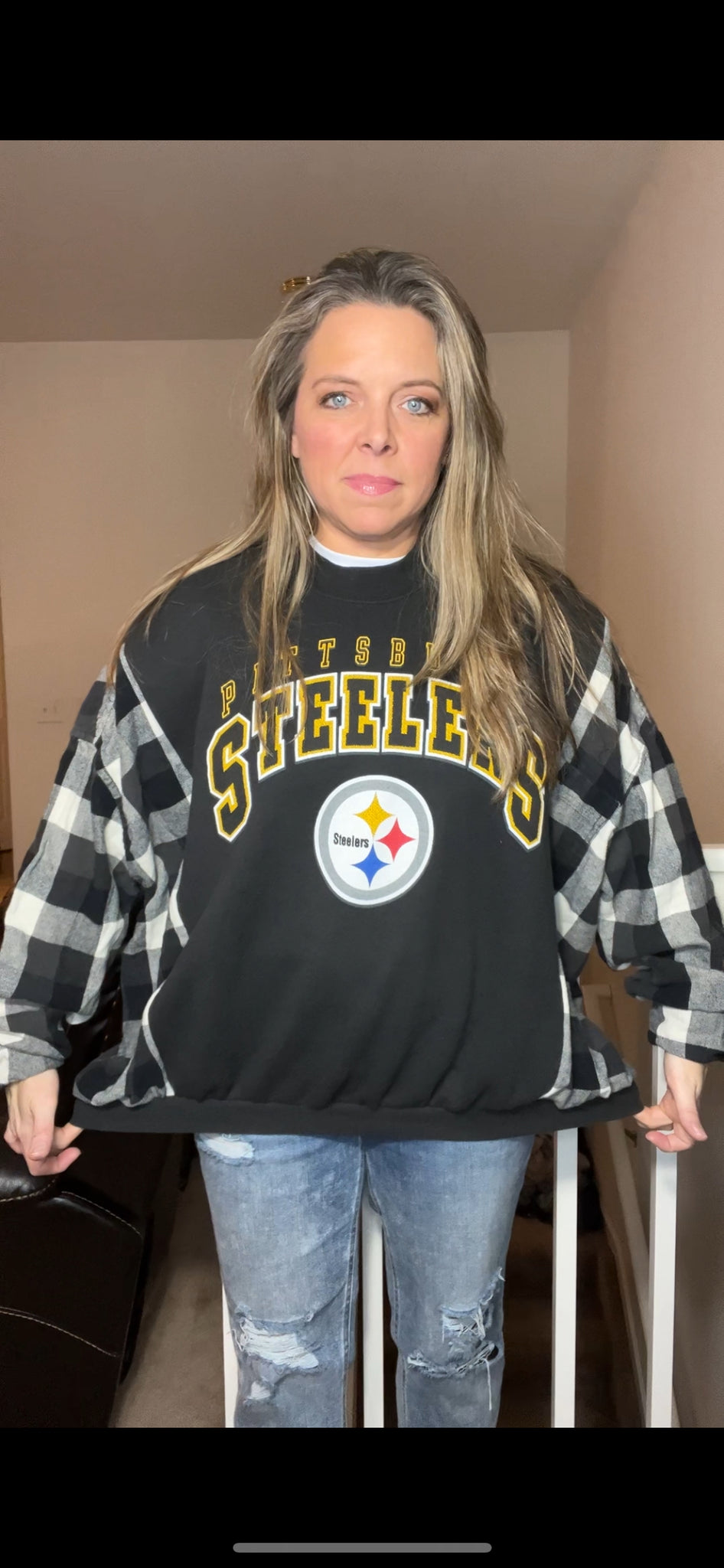 Steelers – women’s L/XL – thick sweatshirt with flannel sleeves – slightly tighter bottom band