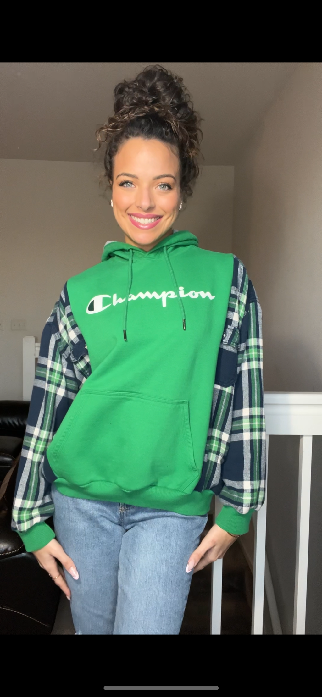 Upcycled Green - Women’s medium Dash thick sweatshirt with flannel sleeves￼