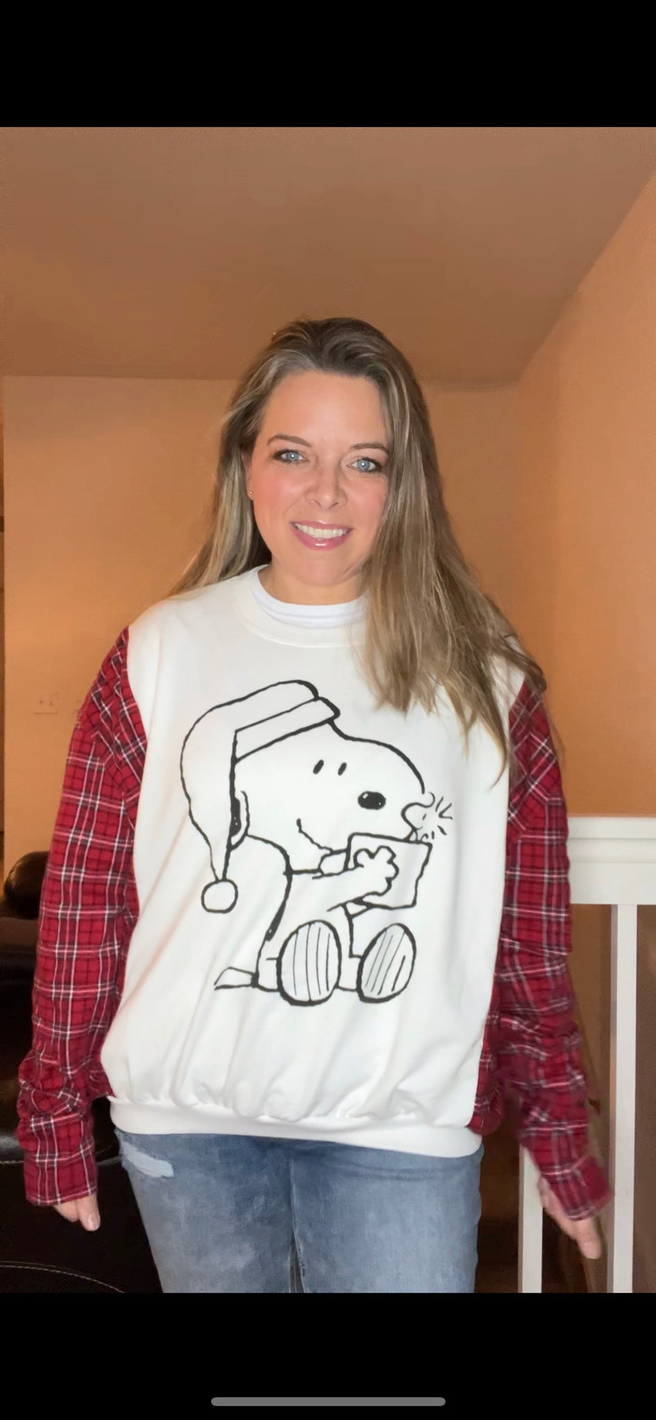 Snoopy Christmas - woman’s S/M - baggy but short