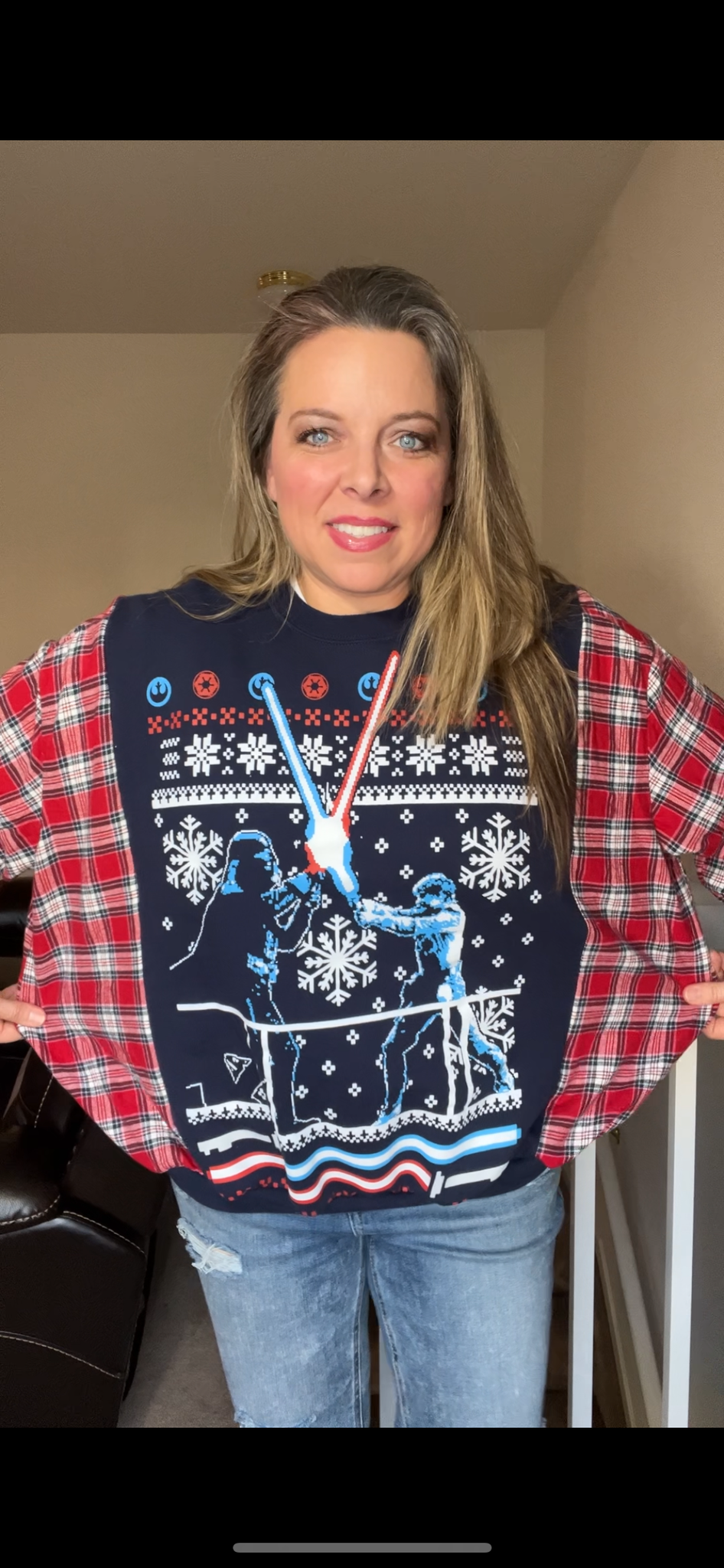 Upcycled Star Wars – women’s L/XL – midweight sweatshirt with flannel sleeves￼