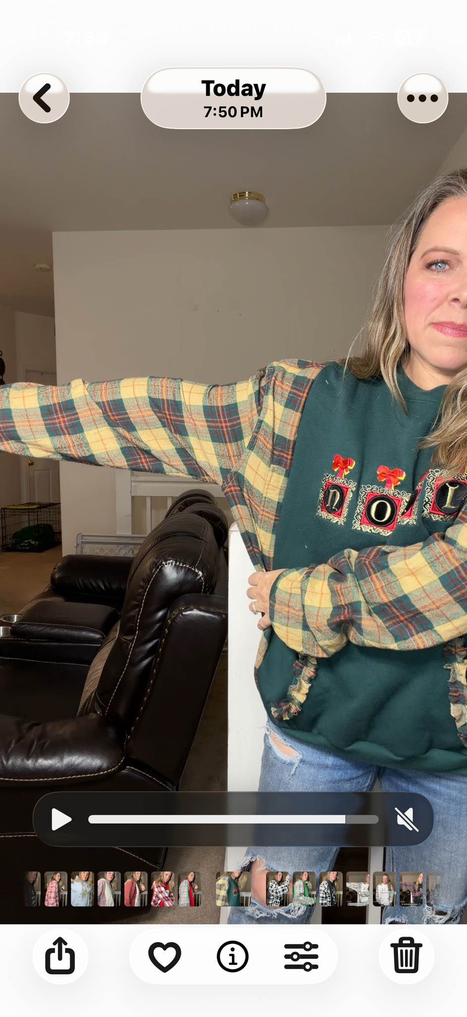Upcycled Noel – women's 1X/2X midweight sweatshirt with flannel sleeves sleeves, slightly more narrow ￼