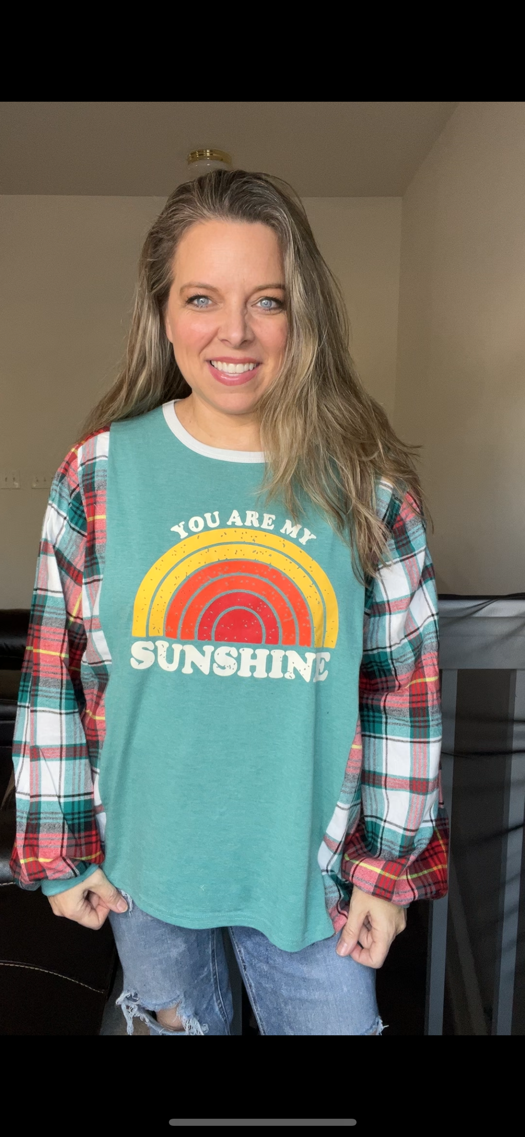 Upcycled Sunshine – women’s XL T-shirt with flannel sleeves