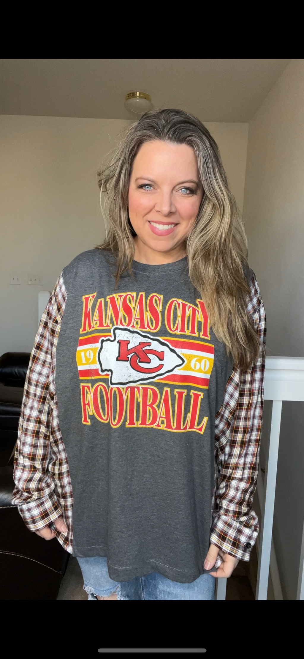 Upcycled Chiefs – women’s 1X/2X – T-shirt with thin flannel sleeves