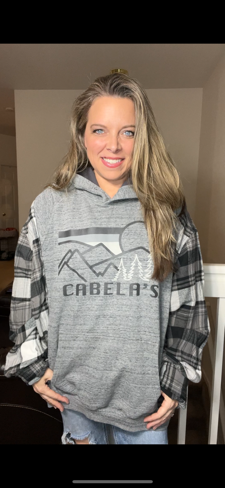Upcycled Cabela’s – women’s 4X midweight sweatshirt with flannel sleeves