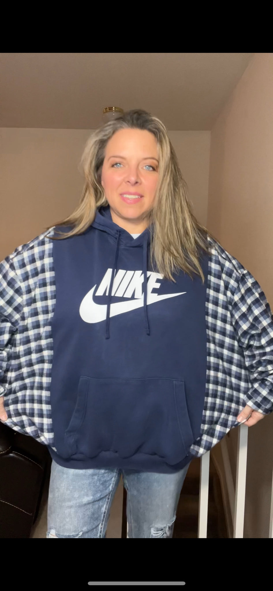 Nike - woman’s 1X - thick sweatshirt with flannel sleeves ￼