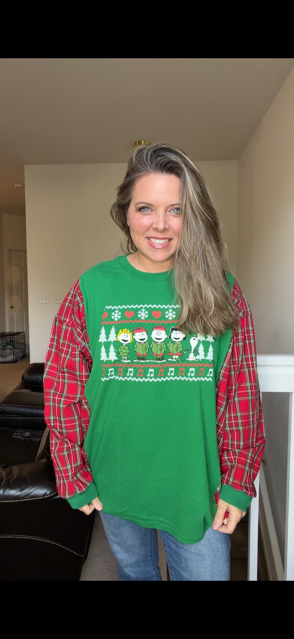 Upcycled Peanuts sing - women's 1X/2X T-shirt with cotton sleeves