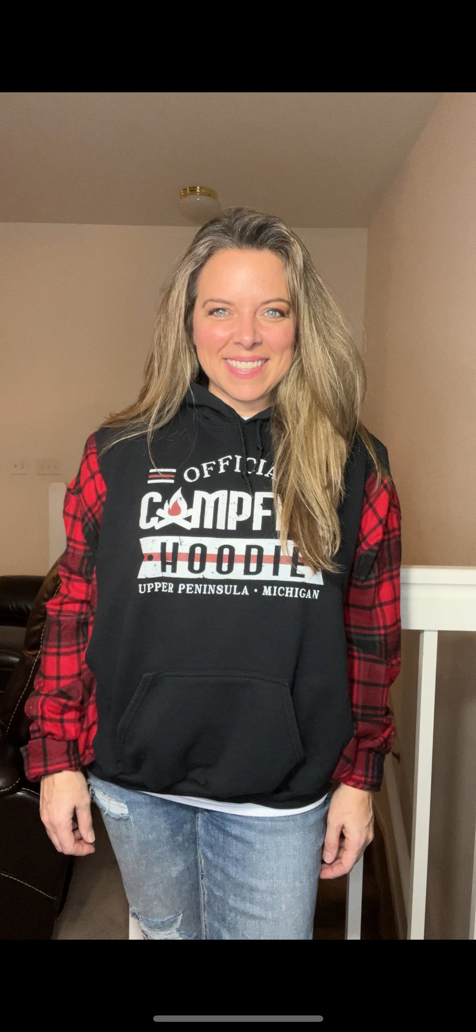 Campfire - woman’s LARGE - thick sweatshirt with flannel sleeves ￼