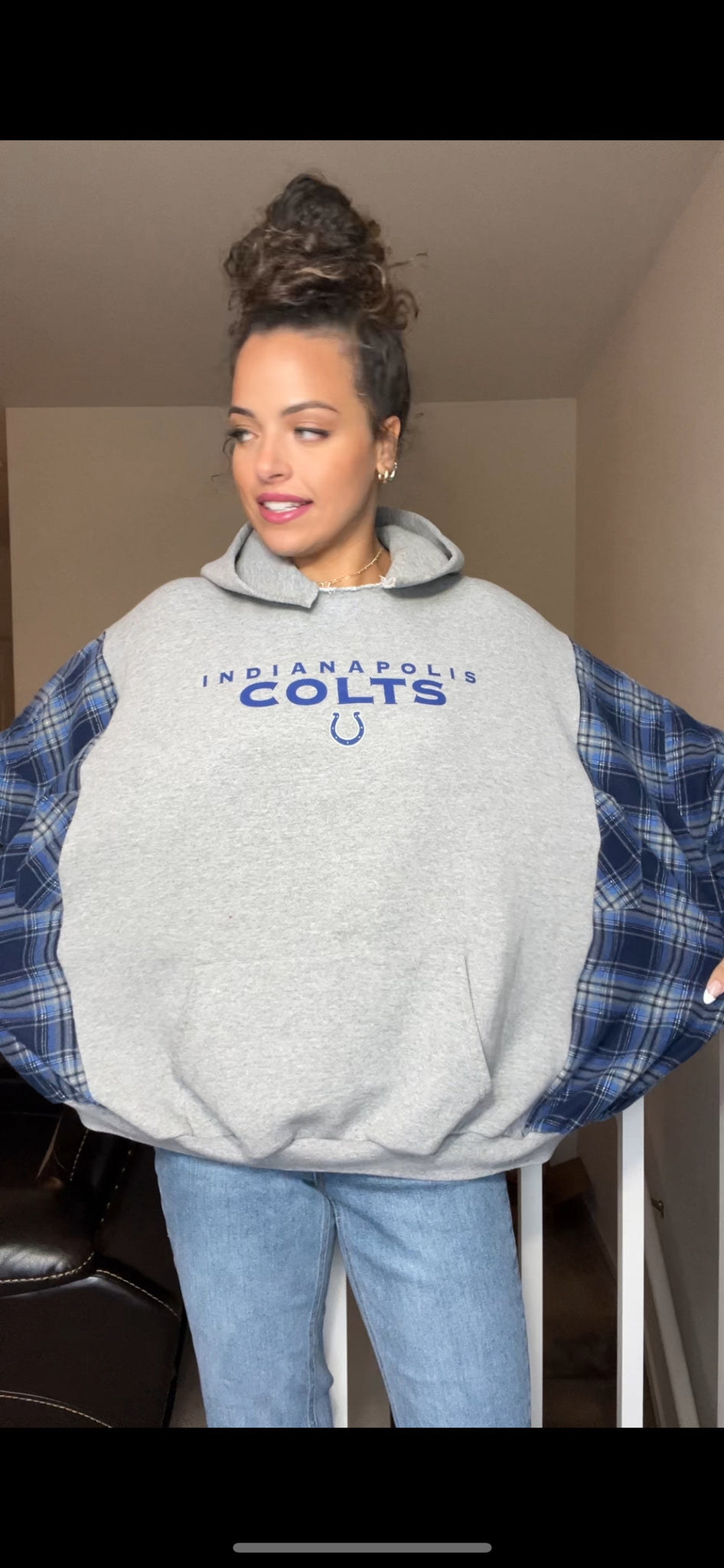 Indianapolis Colts - woman’s 2X/3X - thick sweatshirt with flannel sleeves