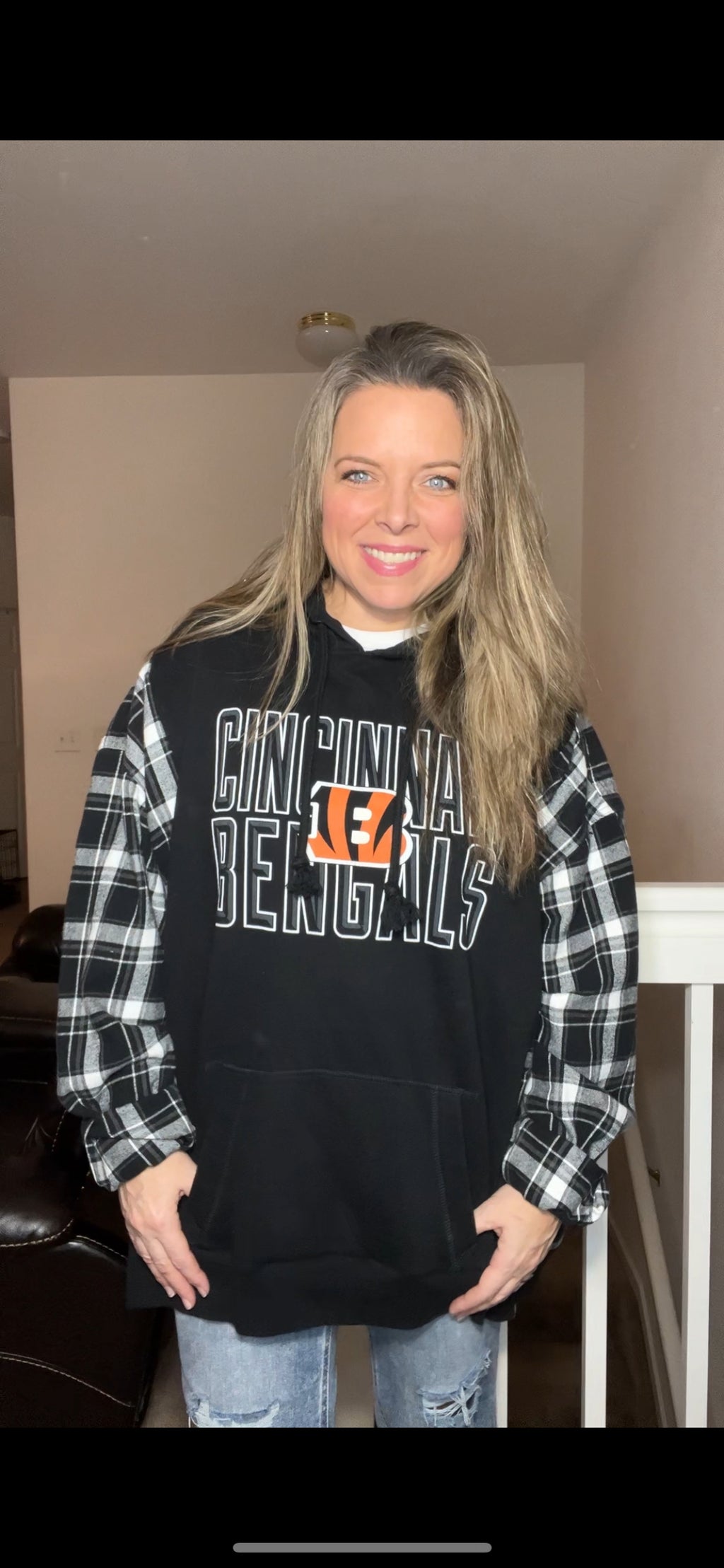 Cincinnati Bengals – women’s 4X – thick sweatshirt with thick flannel sleeves