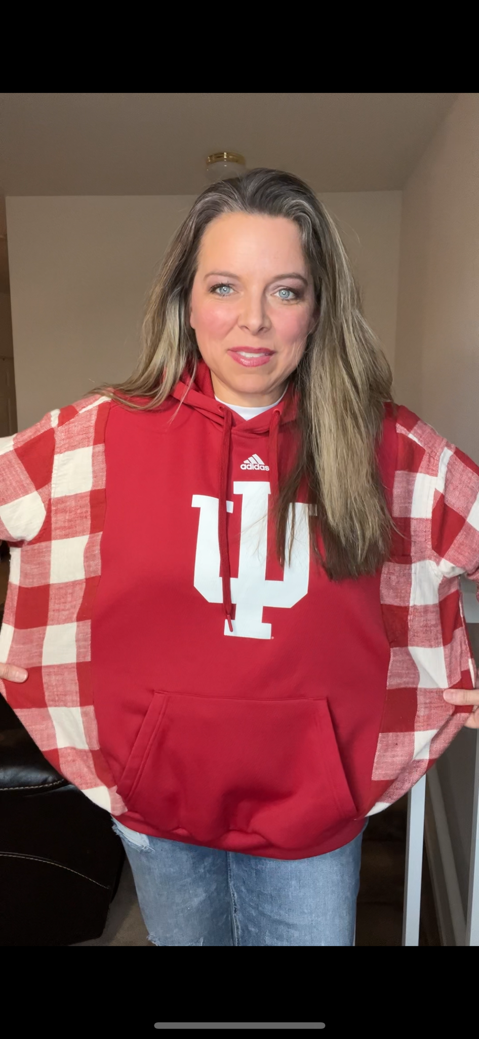 Upcycled Indiana – women’s XL – midweight sweatshirt with flannel sleeves￼