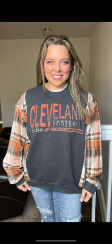 Upcycled Cleveland Football – women’s L/XL midweight sweatshirt with flannel sleeves￼