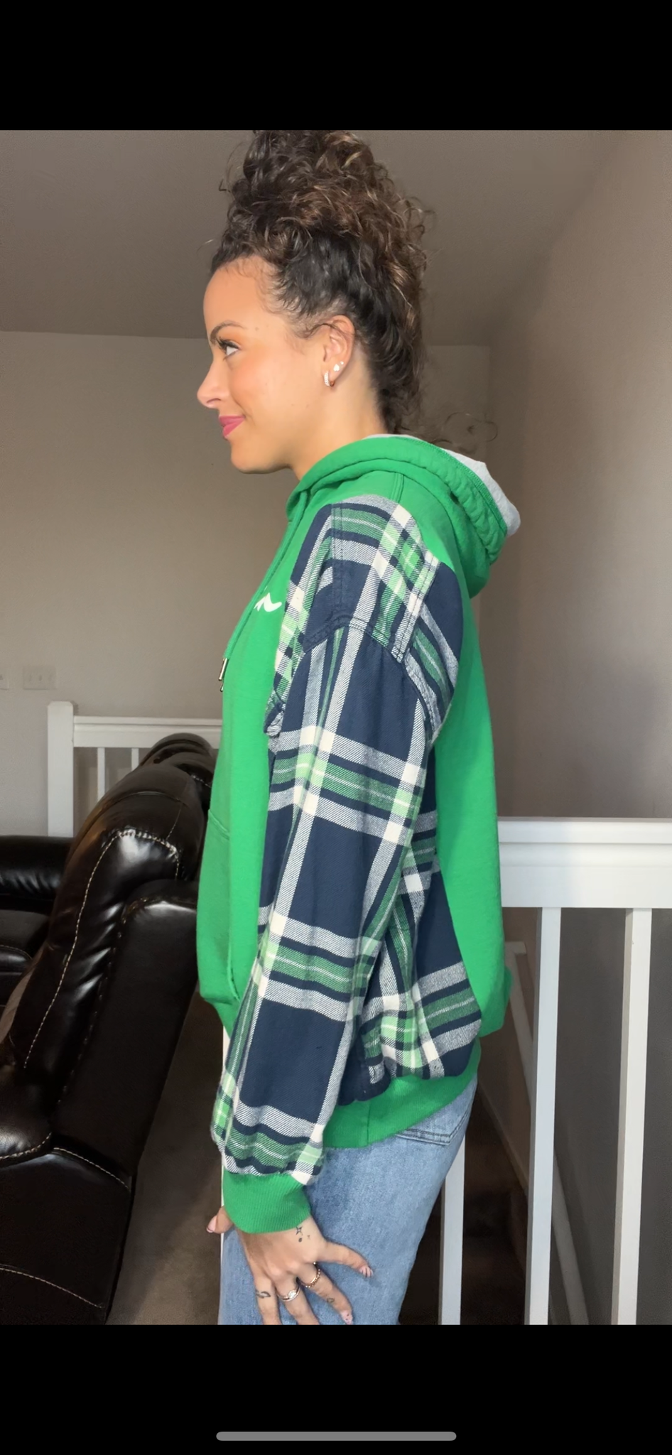 Upcycled Green - Women’s medium Dash thick sweatshirt with flannel sleeves￼
