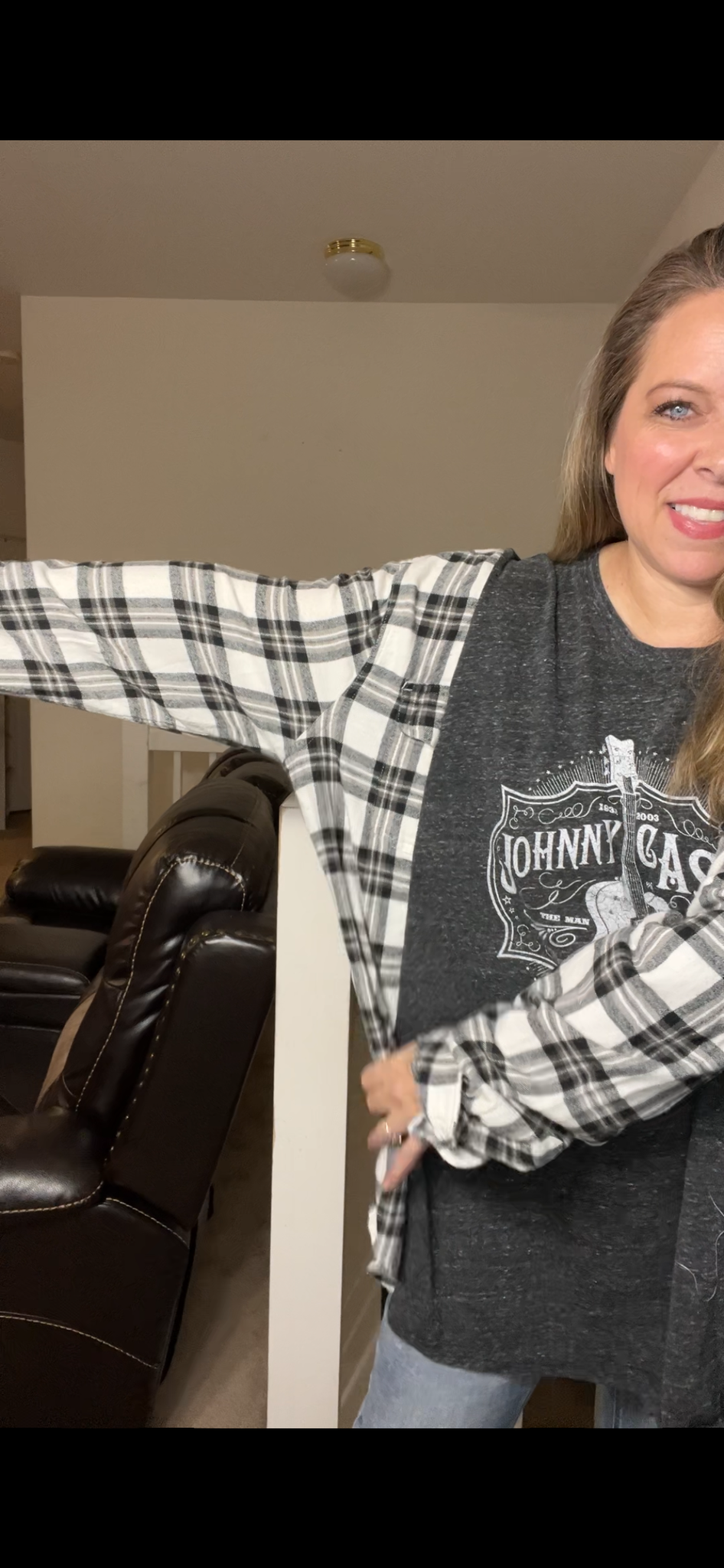 Upcycled Johnny Cash – women’s 4X T-shirt with flannel sleeves