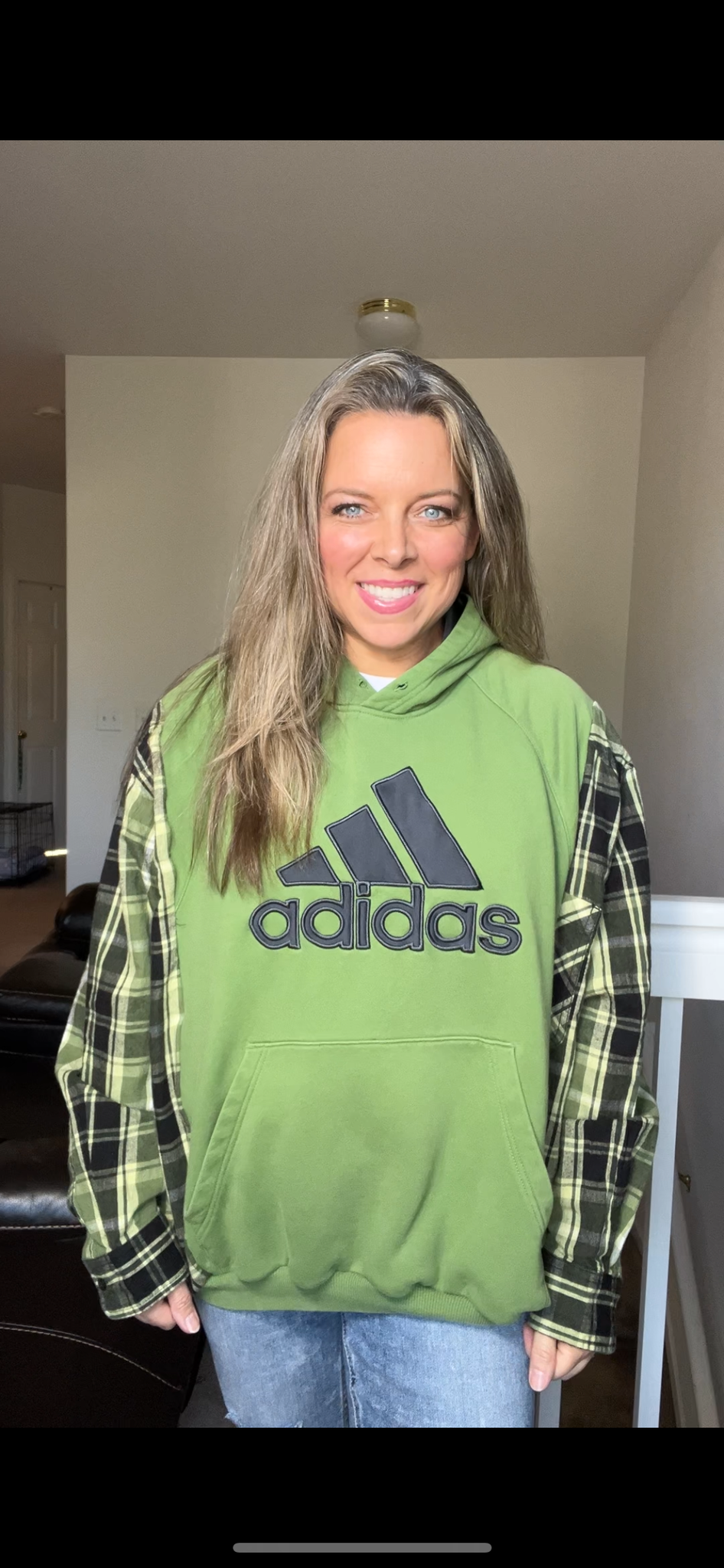 Upcycled Adidas green – women’s L/XL – midweight sweatshirt with flannel sleeves￼