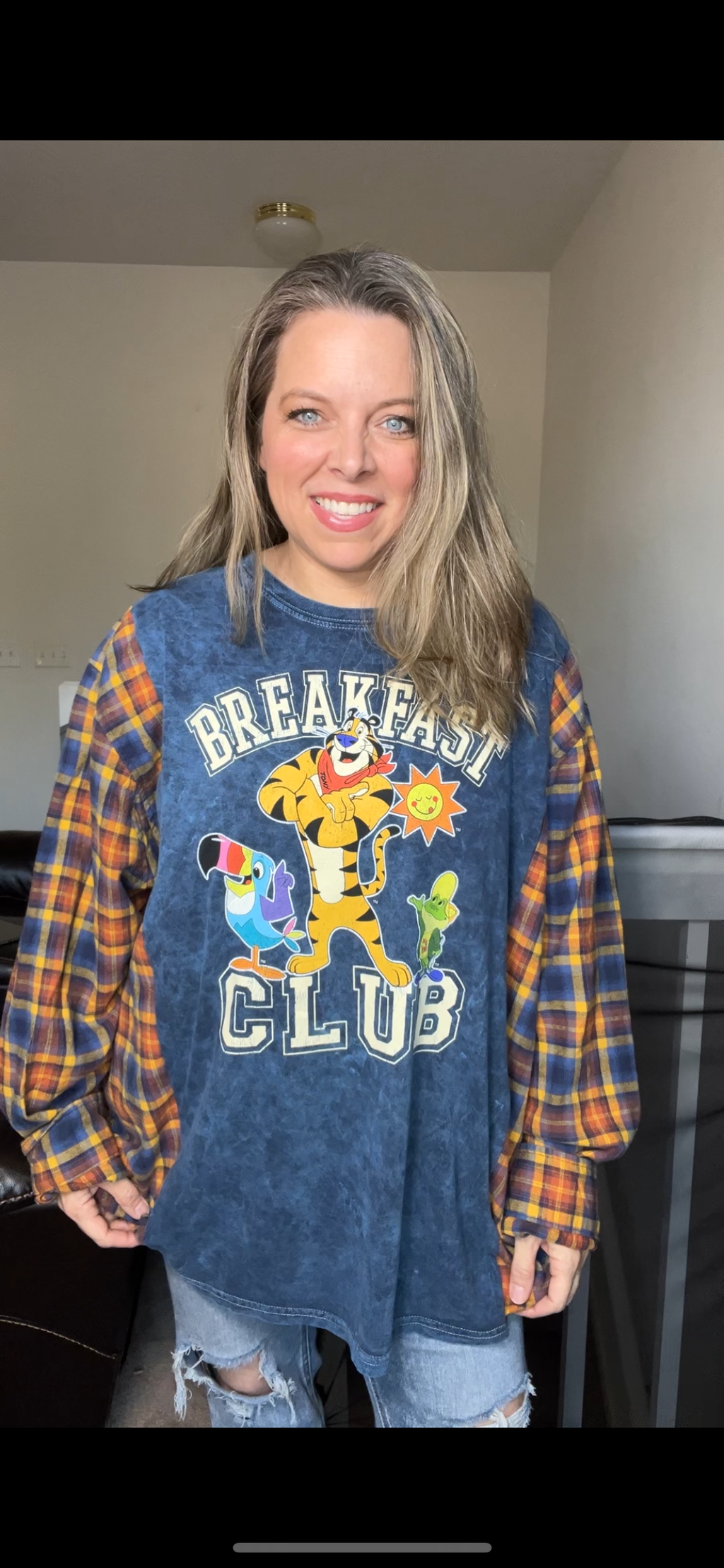 Upcycled Breakfast club – women’s 4X T-shirt with flannel slaves