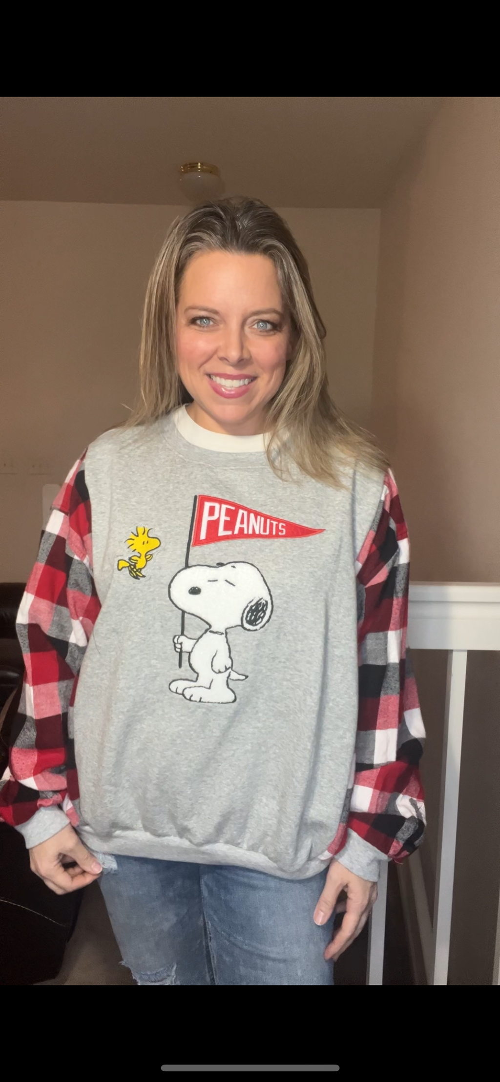 Upcycled Snoopy – women’s L/XL – thin sweatshirt with flannel sleeves￼