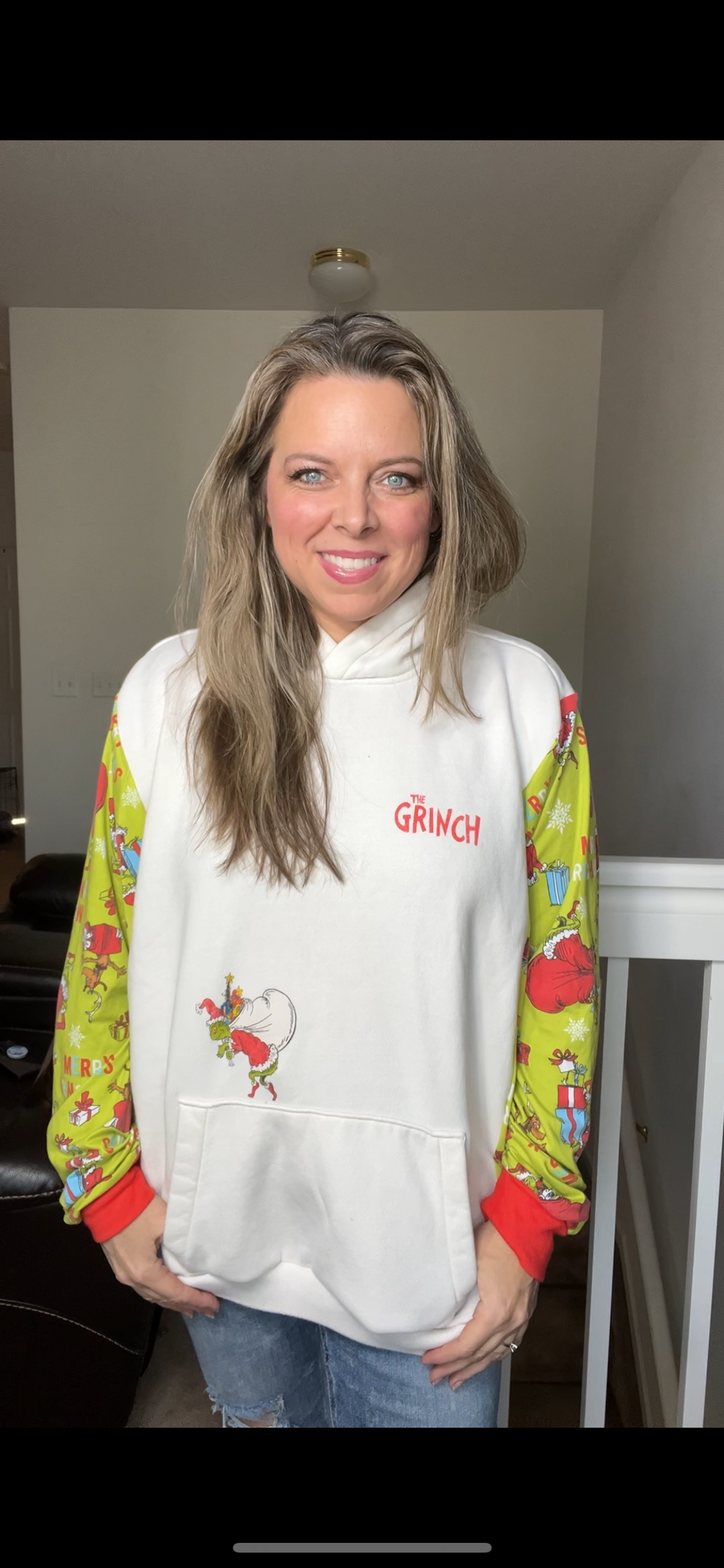 Upcycled Grinch white – women’s 1X/2X – midweight sweatshirt with stretch sleeves￼