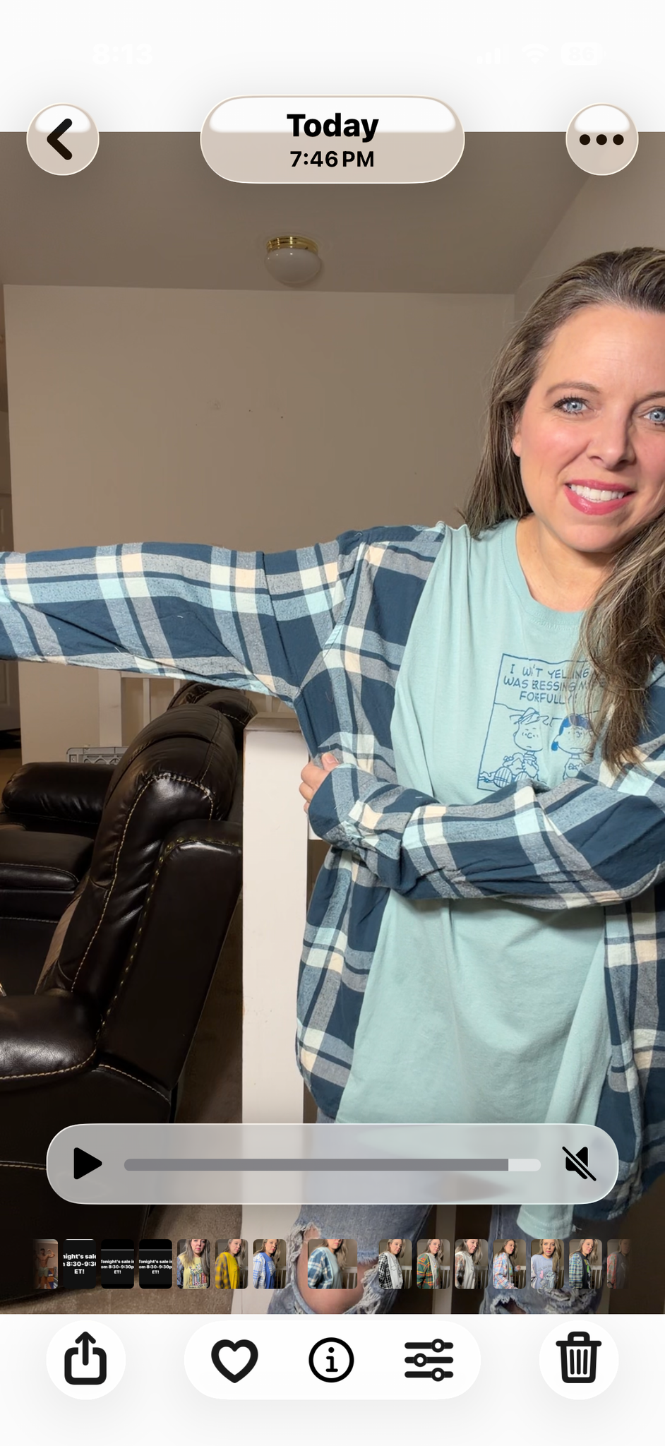 Upcycled Lucy – women's 1X T-shirt with flannel sleeves