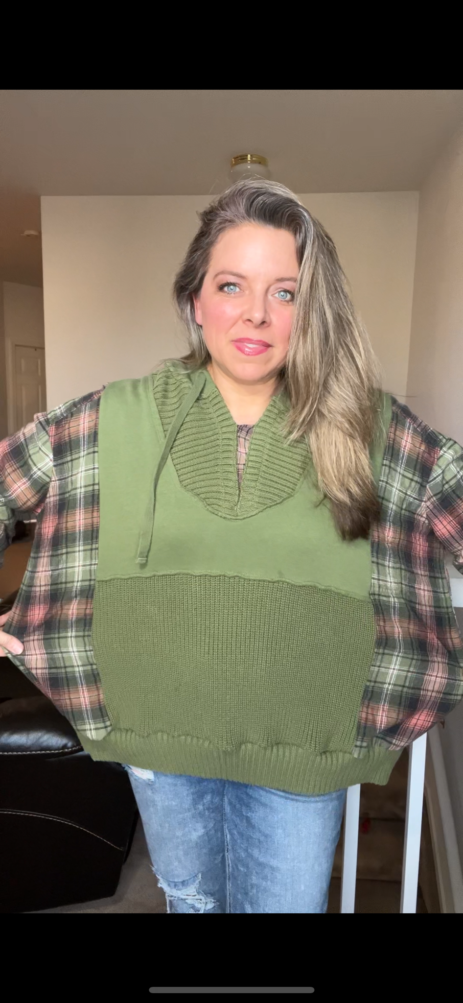 Upcycled Green Sweater – women’s 1X – sweater with flannel sleeves￼