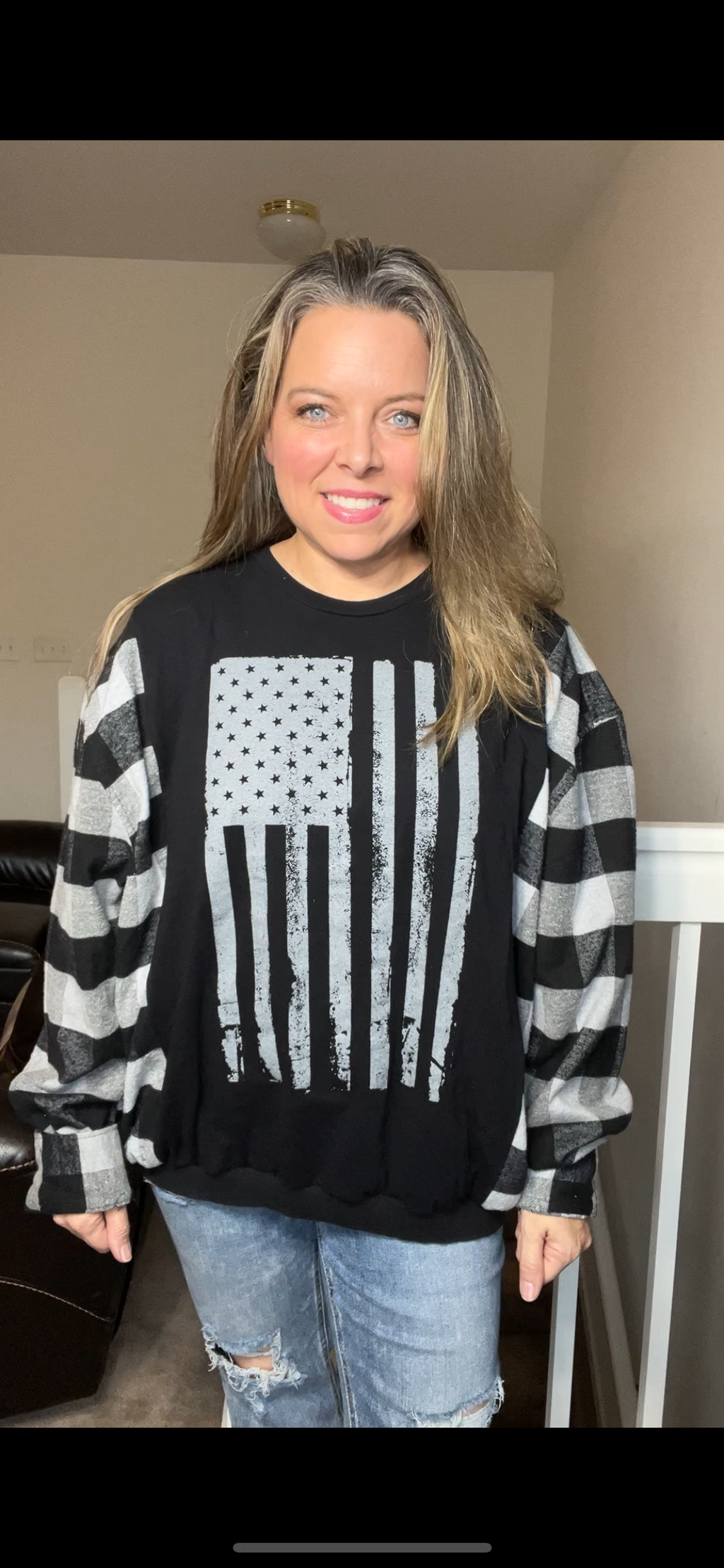 Upcycled Flag – women’s XL/1X – T-shirt with flannel sleeves￼