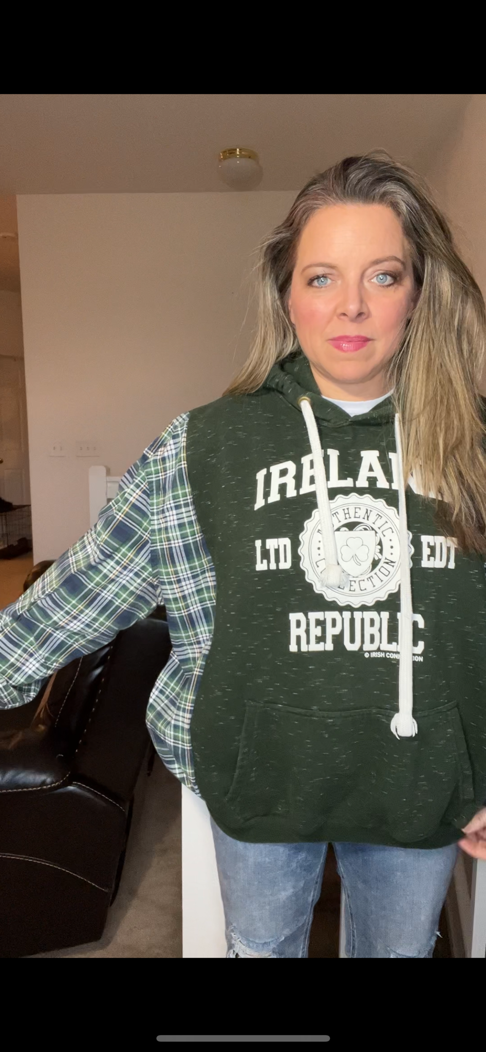 Upcycled Ireland – women’s XL – midweight sweatshirt with soft, thick, cotton sleeves￼