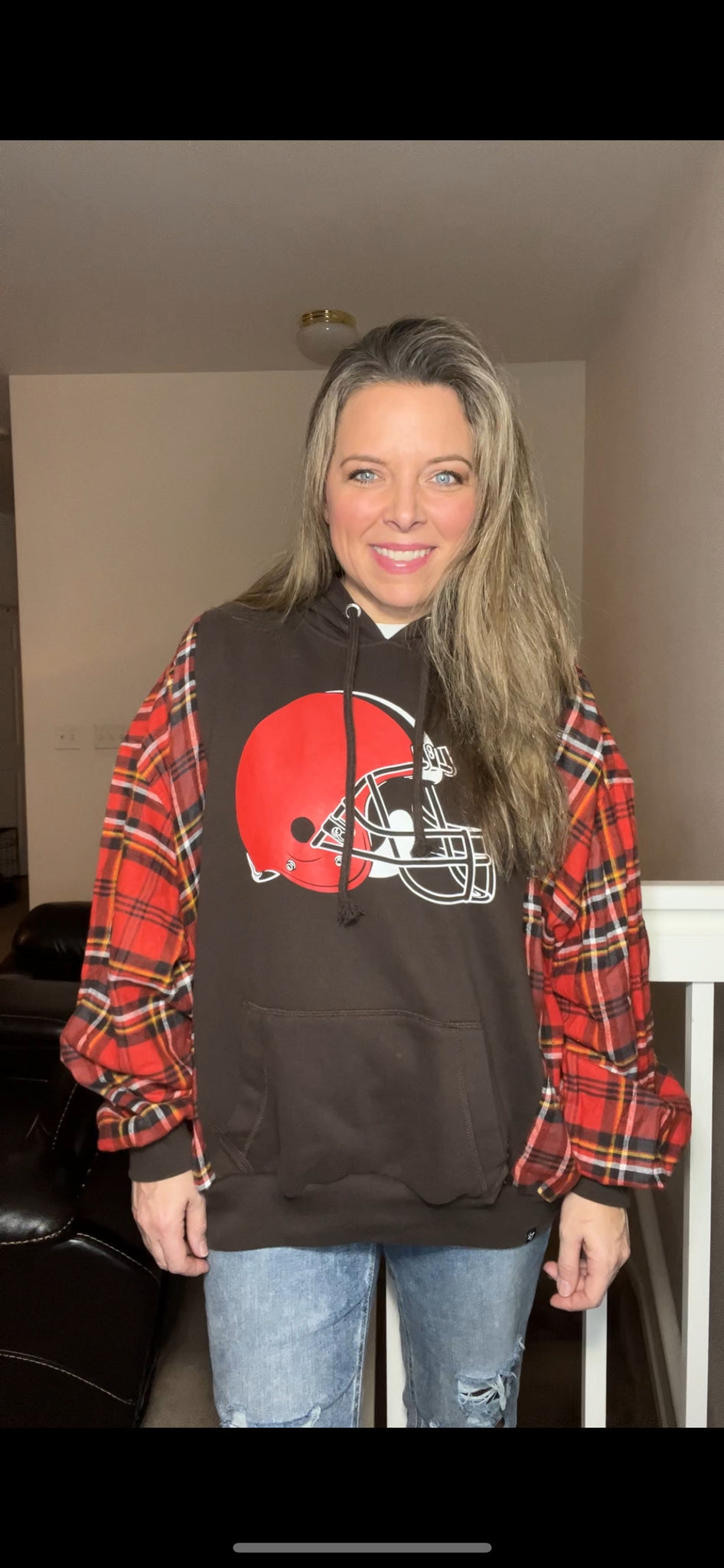 Cleveland Browns – women’s XL – midweight sweatshirt with flannel sleeves ￼