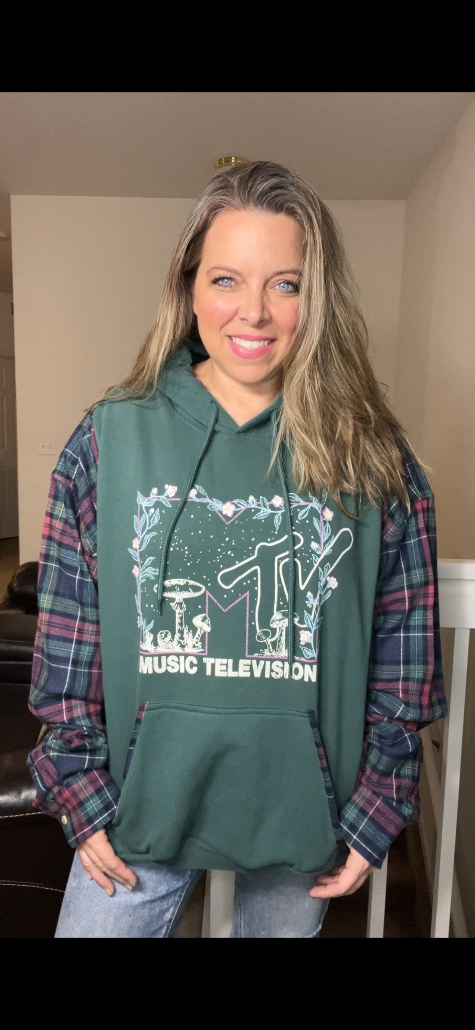 Upcycled MTV – women’s 3X midweight sweatshirt with flannel sleeves