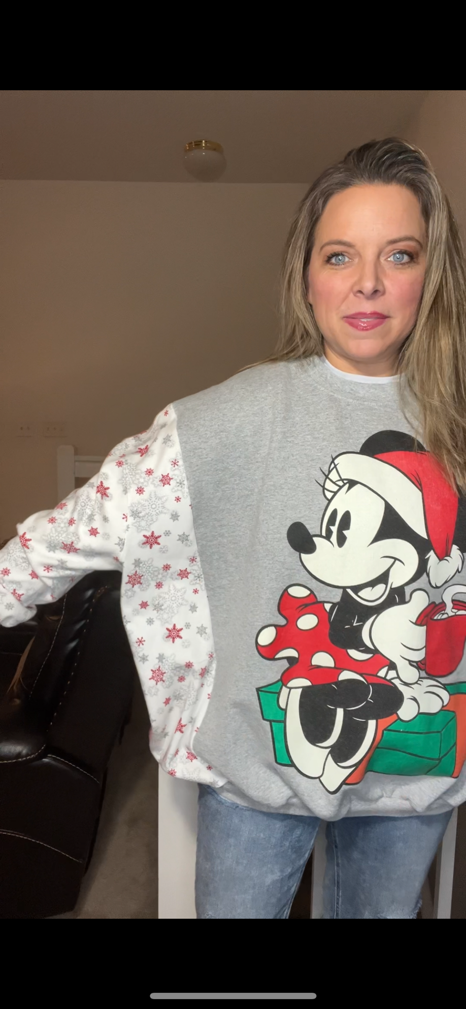 Upcycled Minnie Christmas – women’s 2X – Midweight sweatshirt with turtleneck sleeves￼