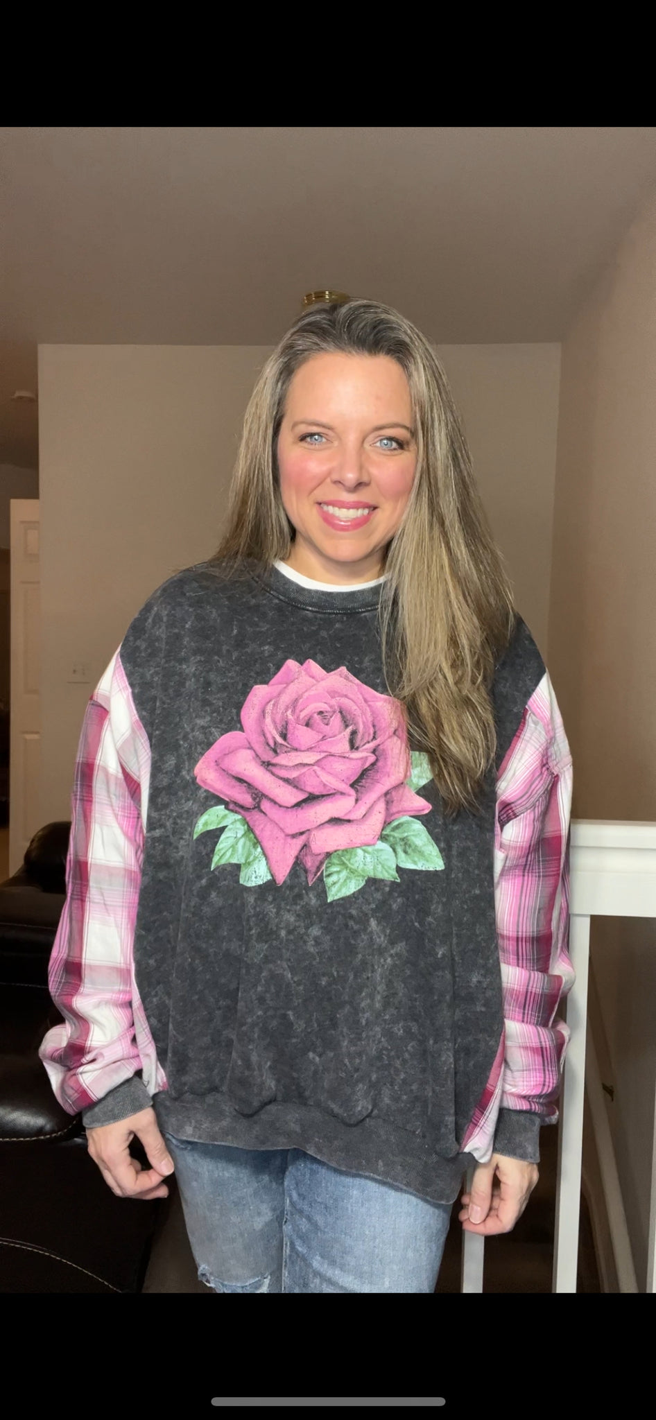 Rose - woman’s L/XL - thin sweatshirt with thin flannel sleeves