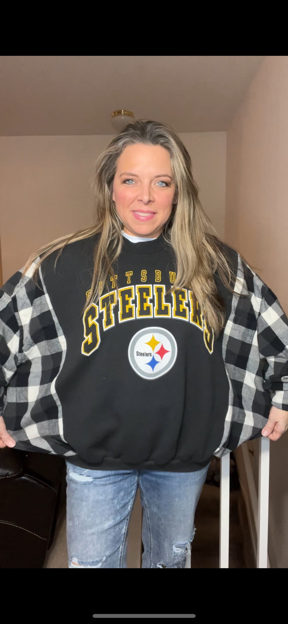Steelers – women’s L/XL – thick sweatshirt with flannel sleeves – slightly tighter bottom band