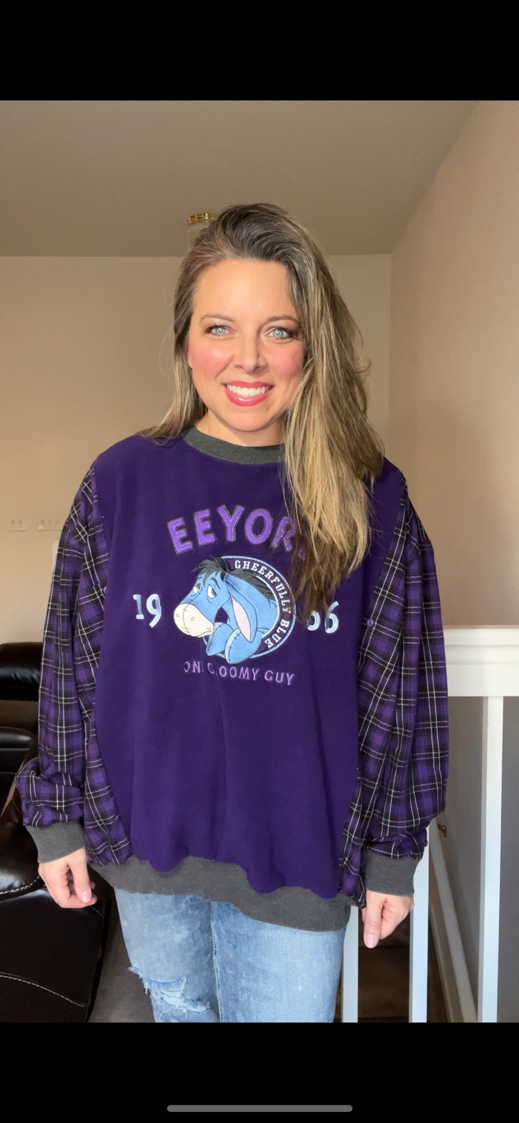 Upcycled Eeyore – women’s XL – fleece sweatshirt with soft, cotton sleeves￼