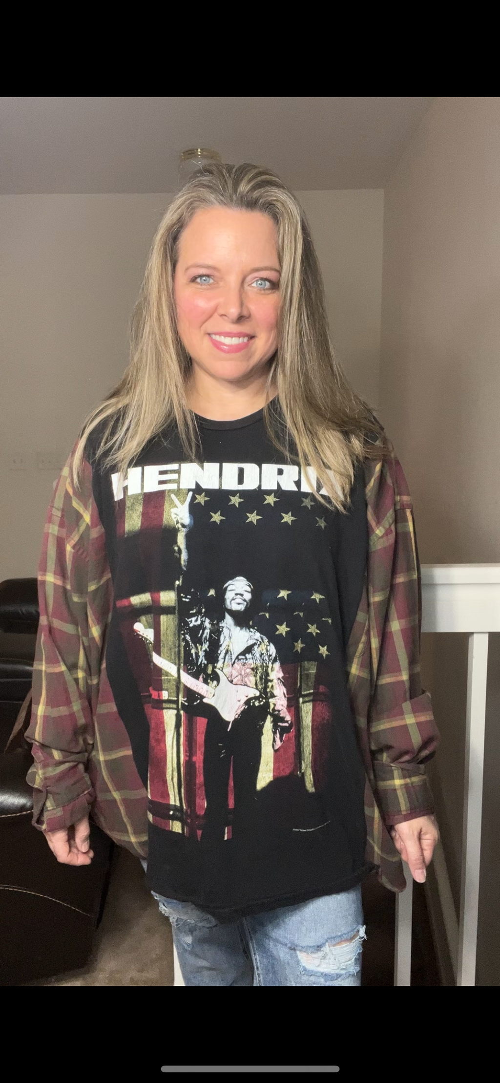 Upcycled Hendricks - Women’s 1X – Tshirt with flannel sleeves￼
