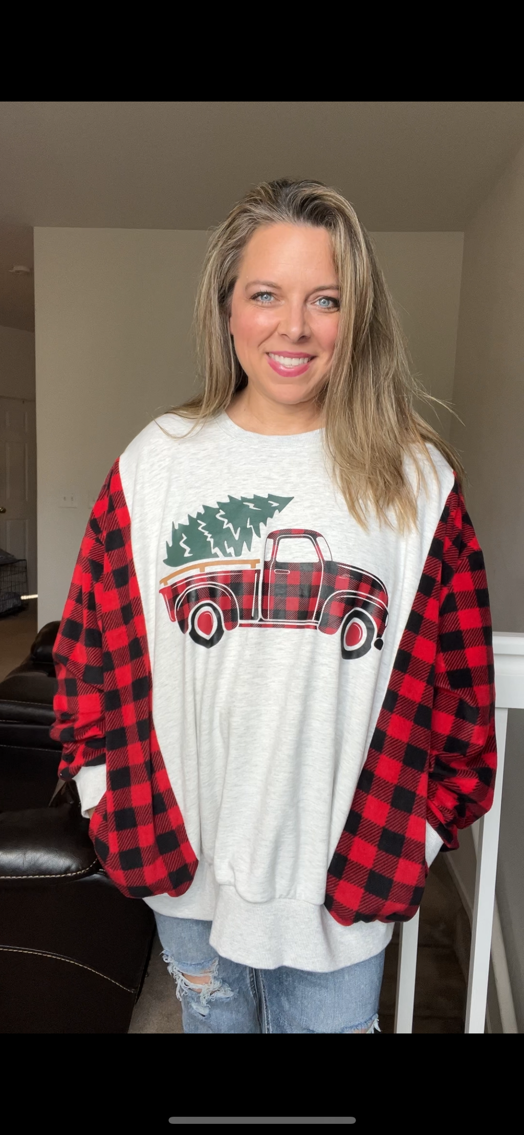 Upcycled Truck – women’s 1X/2X – midweight sweatshirt with fleece sleeves￼