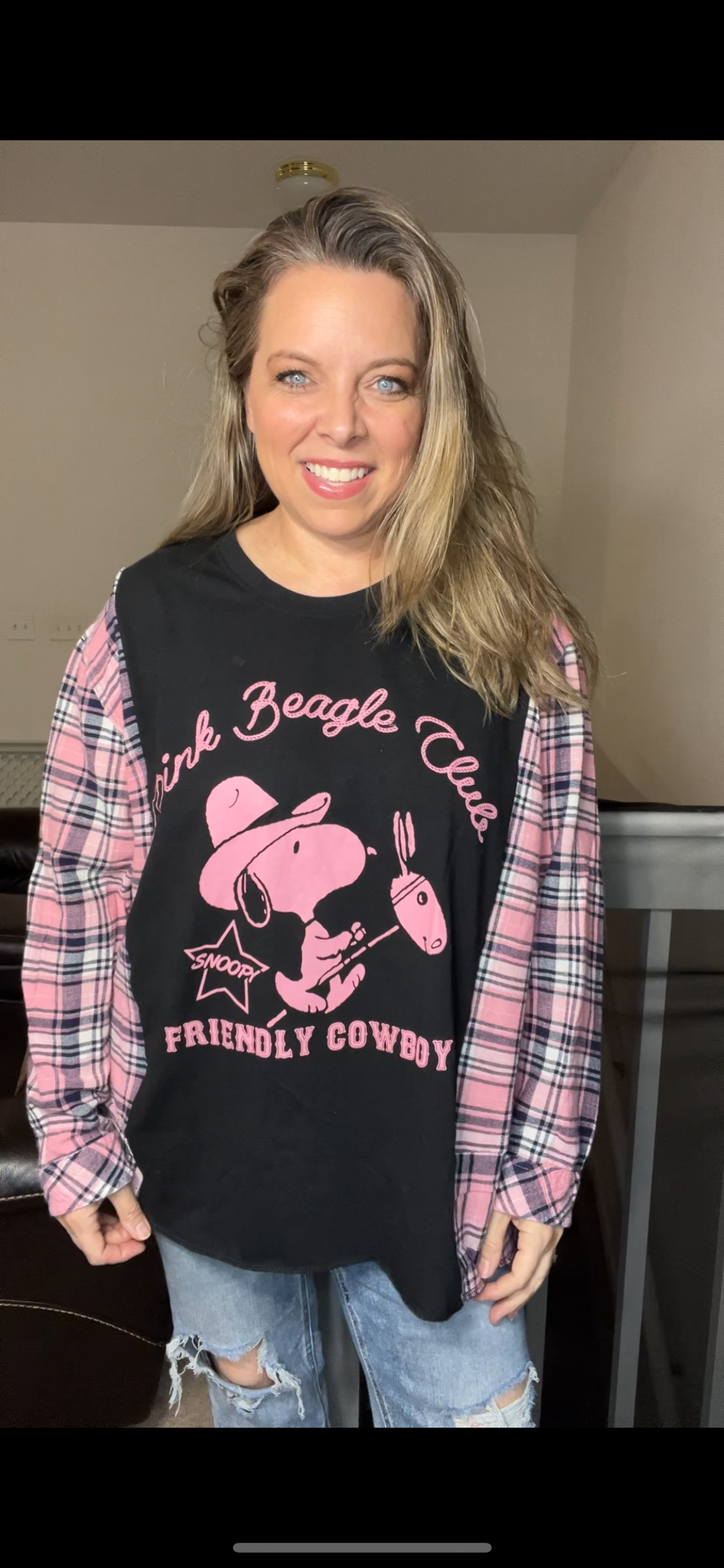 Upcycled Snoopy pink - women’s XL T-shirt with thin flannel sleeves – sleeves more fitted