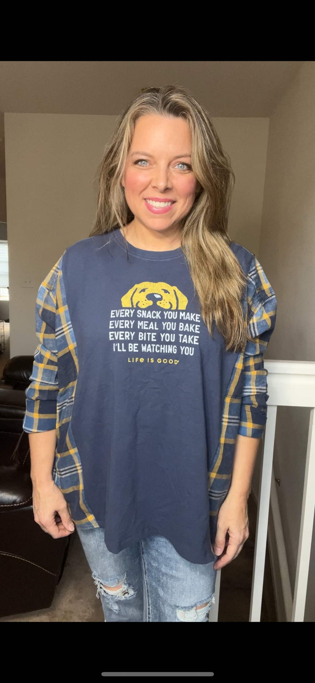 Upcycled Dog – women’s 1X/2X – T-shirt with flannel sleeves￼