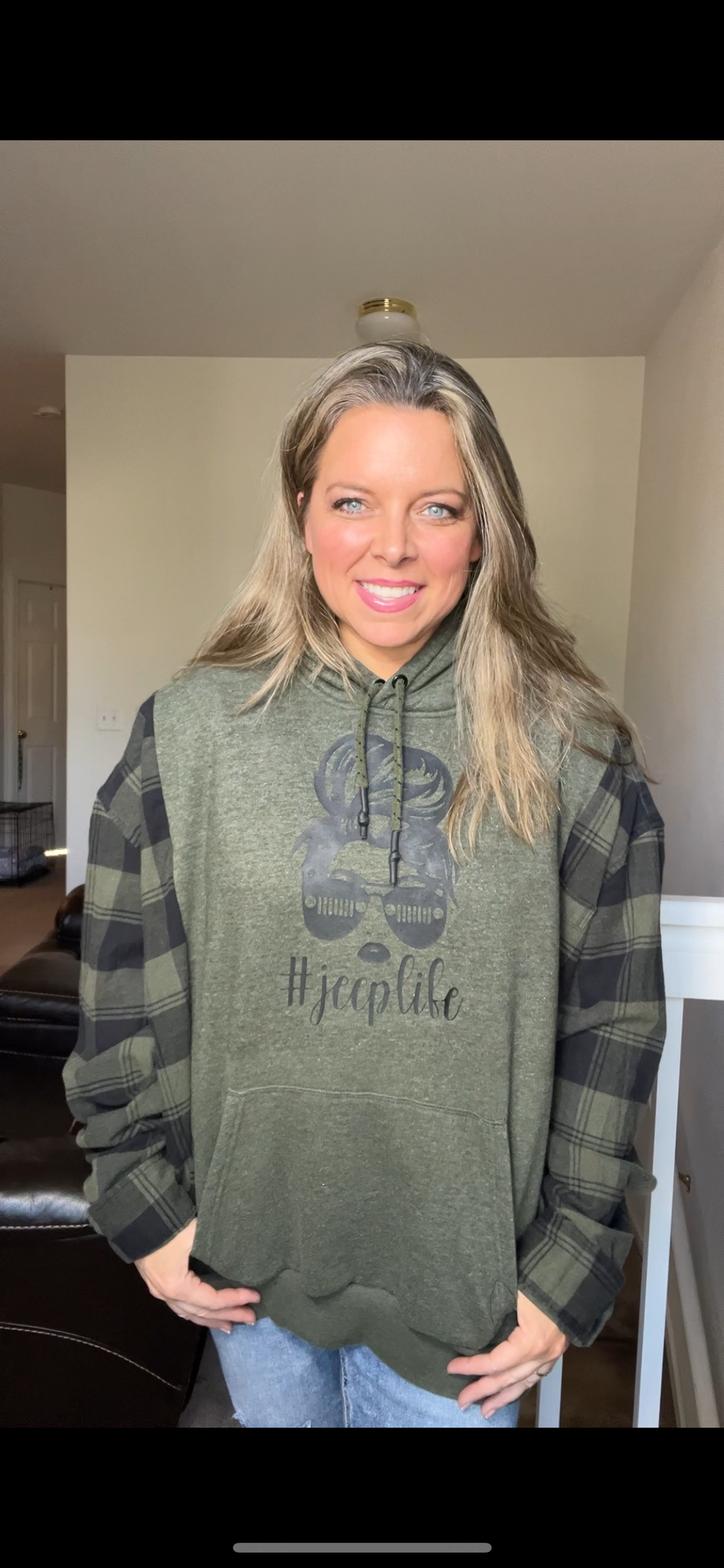 Upcycled Jeep Life – women’s 1X – midweight sweatshirt with flannel sleeves ￼