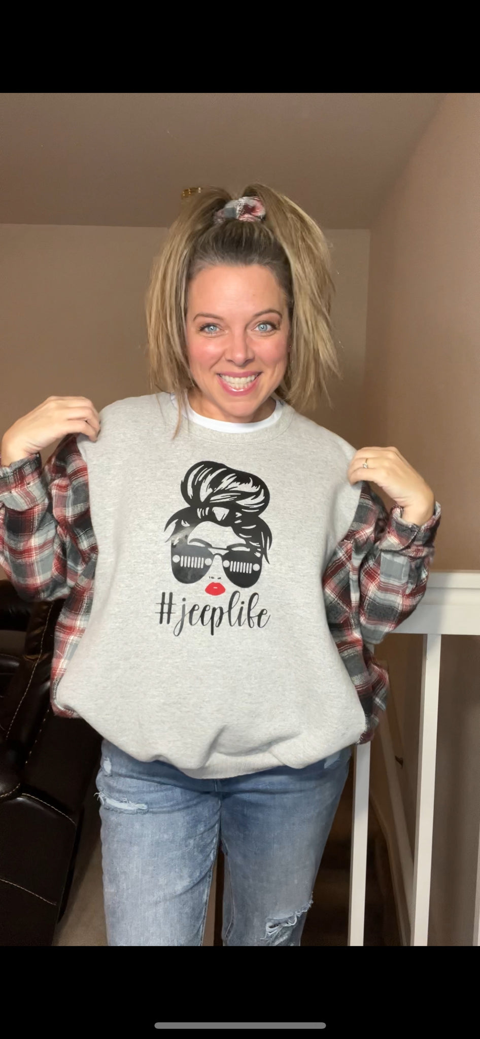 Jeep Life - woman’s L/XL - midweight sweatshirt with flannel sleeves ￼