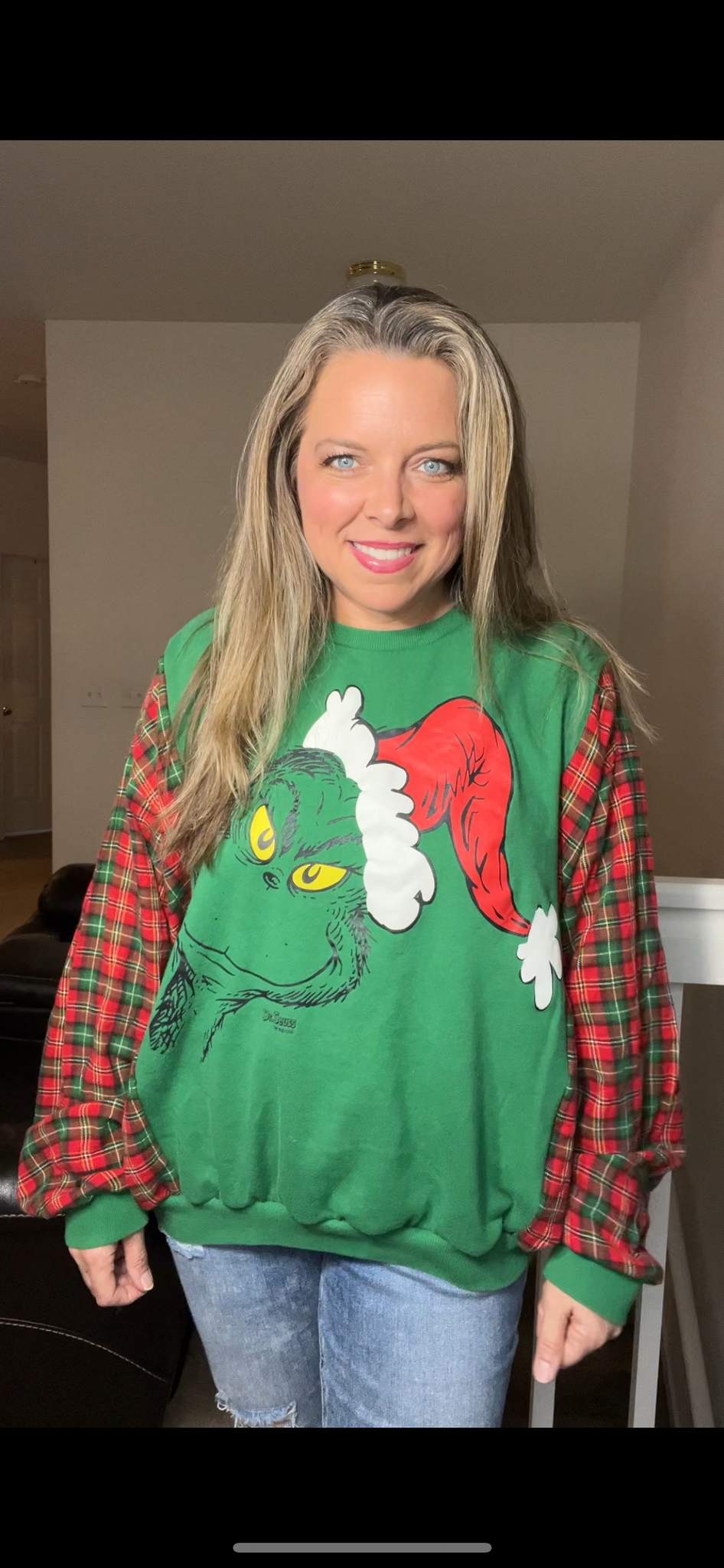 Upcycled Grinch green – women’s XL/1X – midweight sweatshirt with flannel sleeves￼