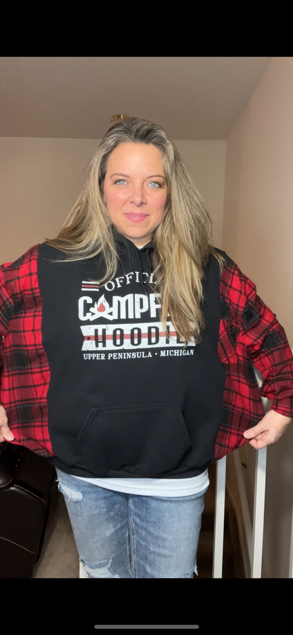 Campfire - woman’s LARGE - thick sweatshirt with flannel sleeves ￼