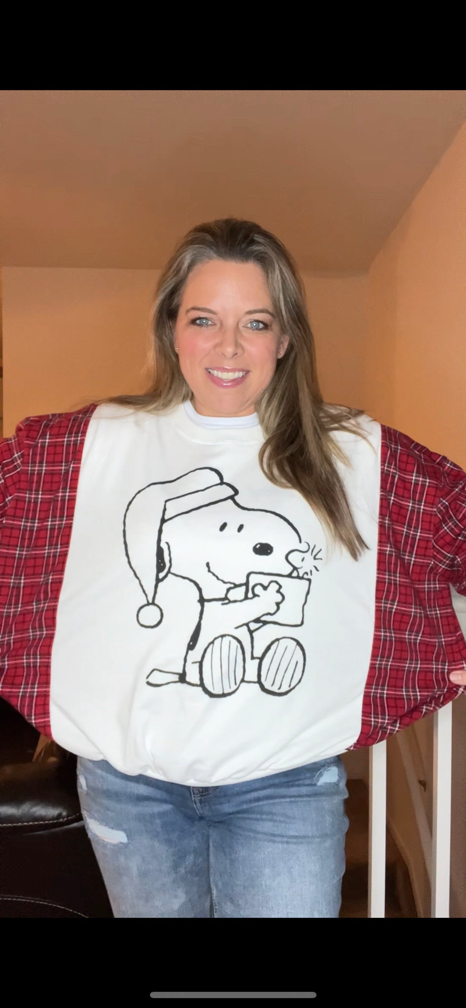 Snoopy Christmas - woman’s S/M - baggy but short